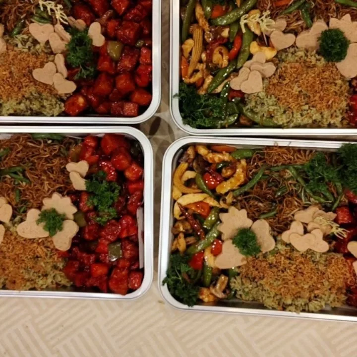 Vegan Platters!

Thank You Ms Vanja Lentz for ordering a few of our Vegan Platters to celebrate her husband's 50th Birthday!

The greatest thing we appreciate is eating greens especially choosing Vegan option for party celebration.

Daily Restaurant 