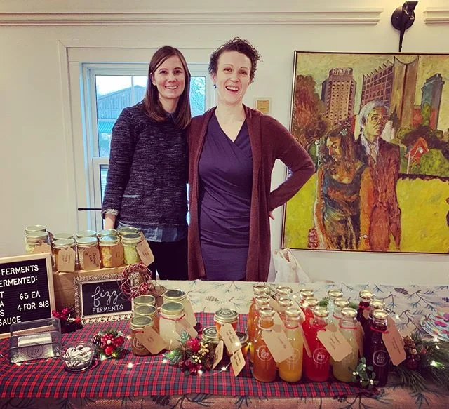 The weather outside is frightful, but in here it&rsquo;s so delightful 🎅🏼
Come and join us @henryofpelham for their Holiday Open House!
We&rsquo;ve got a huge selection of krauts, kvass, salsa and hot sauce, perfect for holiday gifting and entertai