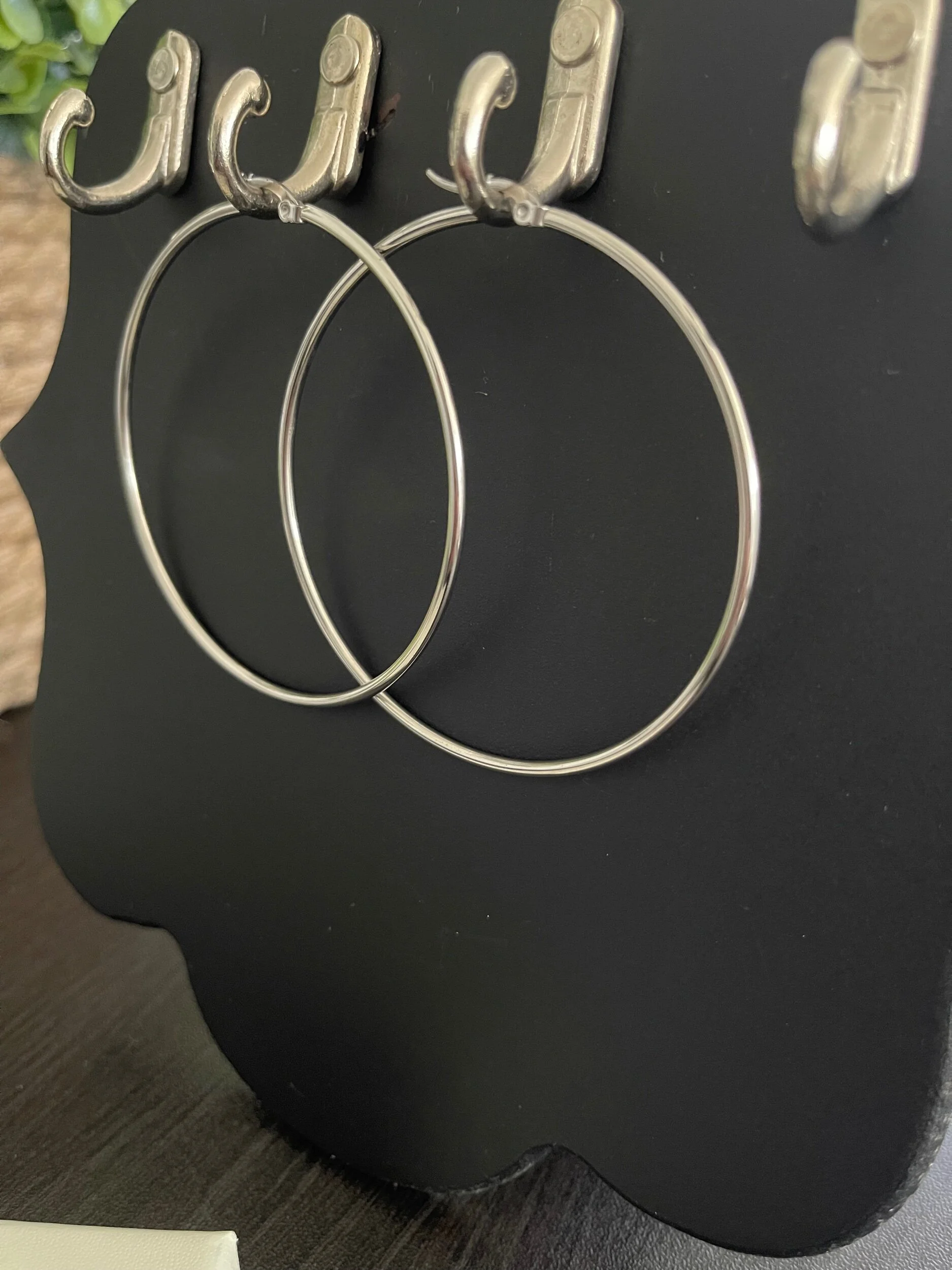 CFAF045A-B0D6-481F-A45F-AE8FF391D2BE