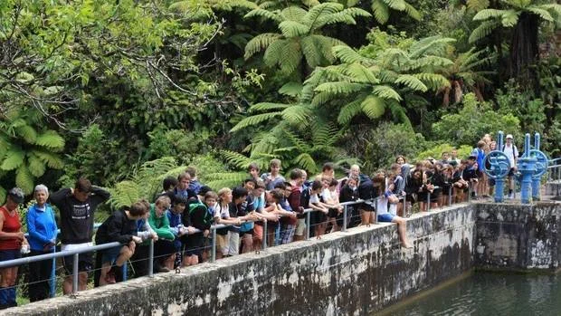 Students and tramping club members at the Waitahinga Dam