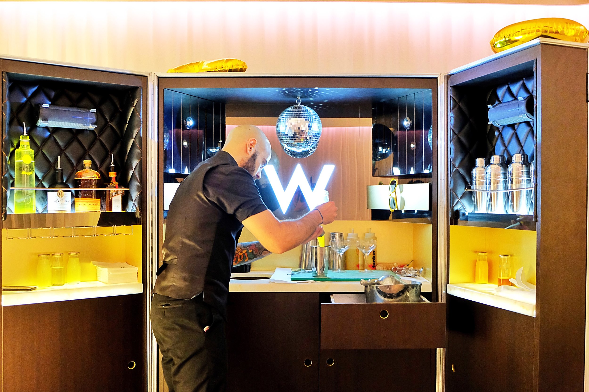 The Mega Bar experience comes with your personal mixologist. Here is Giulio making magic happen. Follow him on insta at @giuliovaldiserri