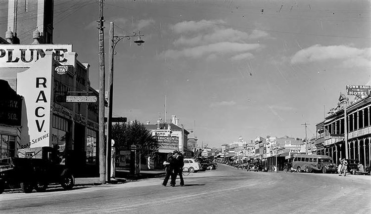 Stawell main street circa 1945. State Library of Victoria