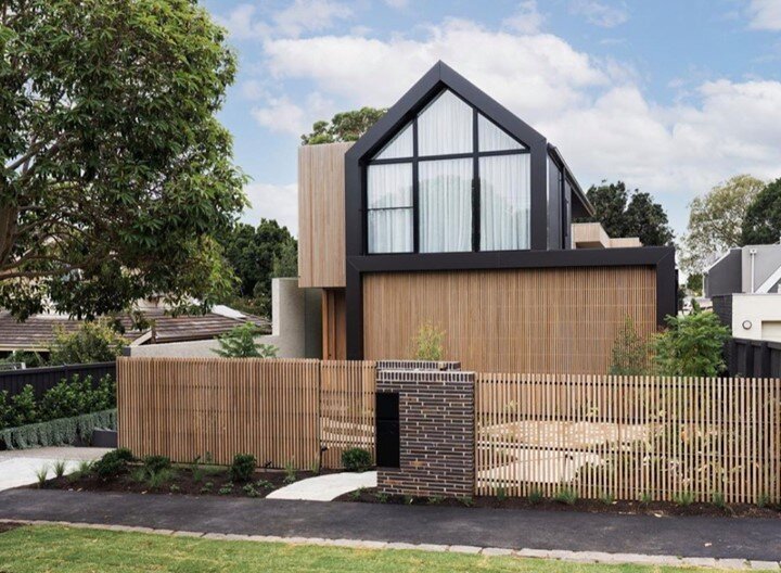 This Glen Iris home seamlessly combines Krause Emperor Bricks with a varied palette of materials to create a stunning contemporary look.

If this looks like somewhere you'd like to call home,  it is currently listed for sale with @marshallwhitereales