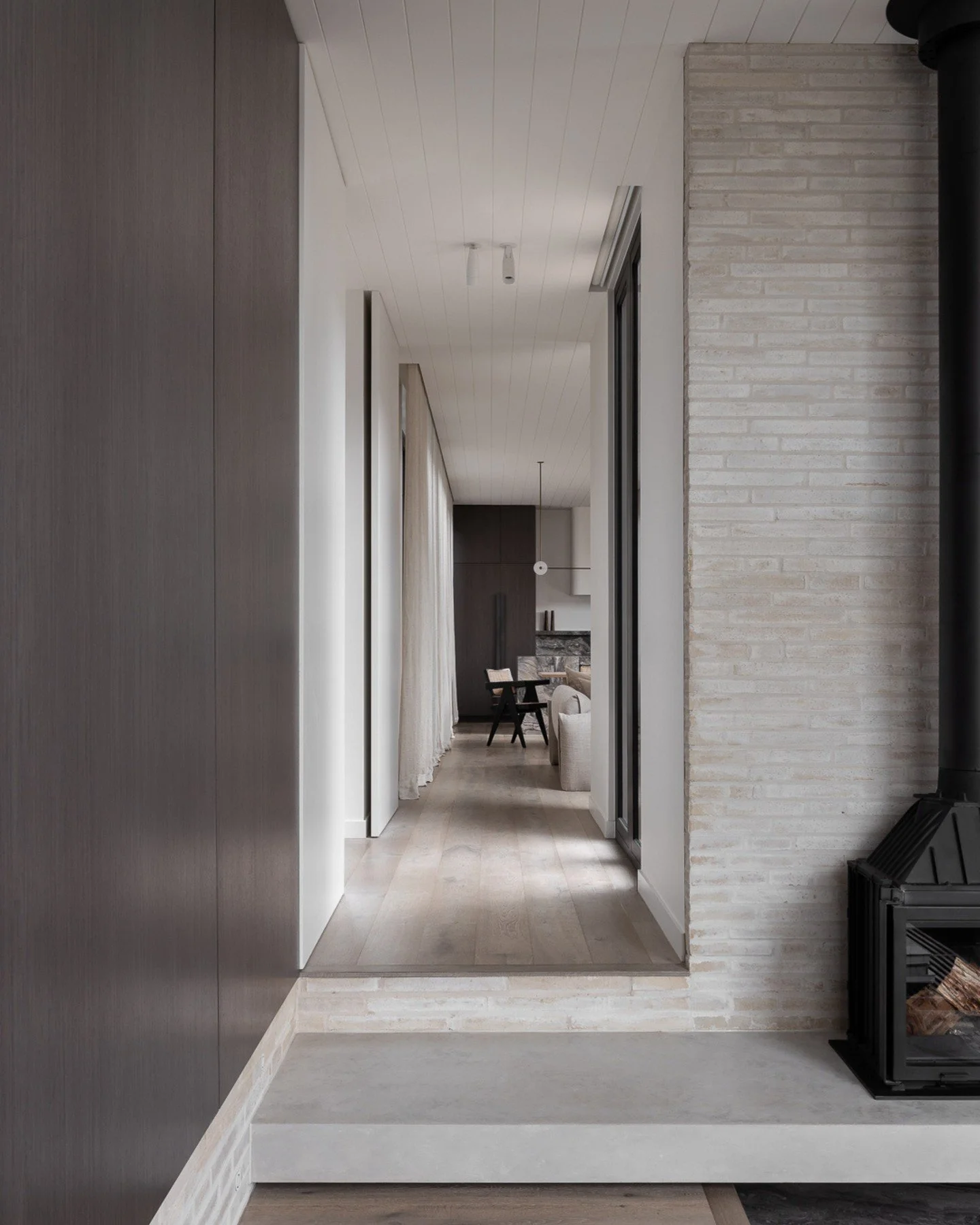 @mannamade showcase the stunning impact of interior brickwork at Blairgowrie House, where Krause Emperor Bricks in Ghost with a sponge mortar finish add texture and warmth throughout the home.

Bricks: Emperor Bricks in Ghost
Interior Design and Buil