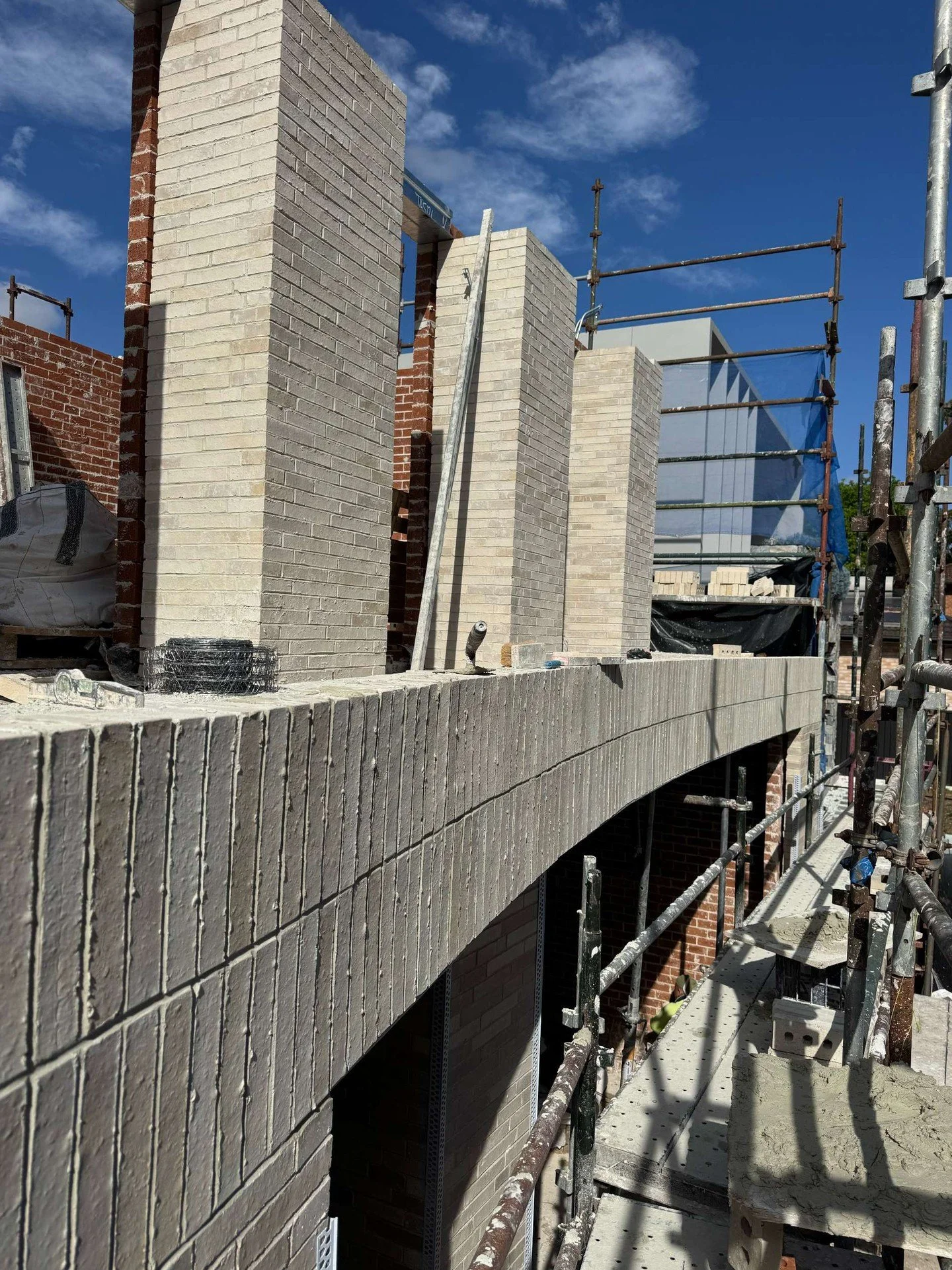 Krause Empress Bricks are already making a statement on this incredible new build. Here's a sneak peek - stay tuned for more!

Design: @ha_designgroup
Build: @rocconprojects
