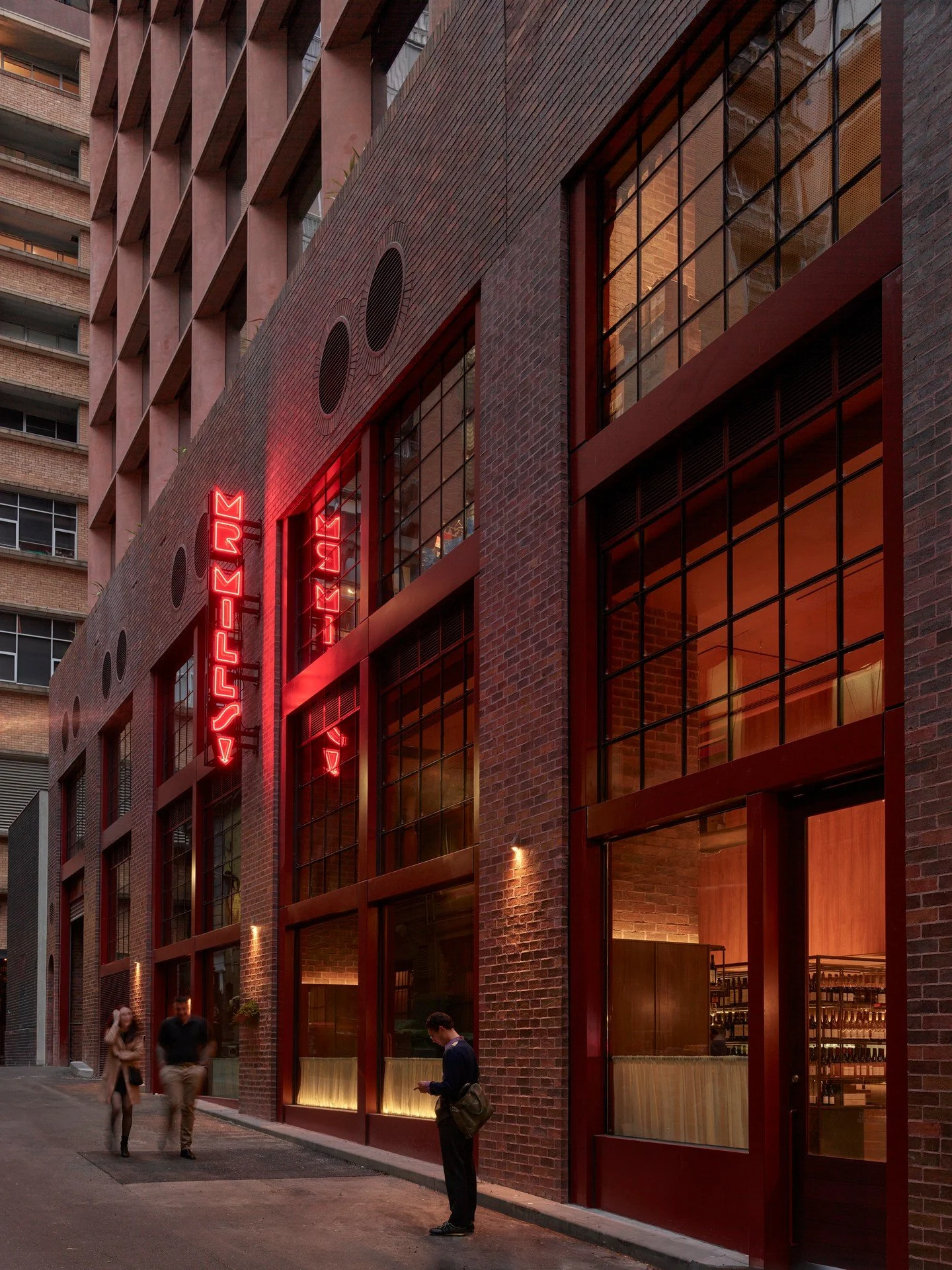 For their stunning design of Melbourne Place, Kennedy Nolan selected a bespoke Light Grampian Blues blend of Krause Bricks.

The variation in colour and texture, created using traditional methods, gives the fa&ccedil;ade a depth and warmth that looks