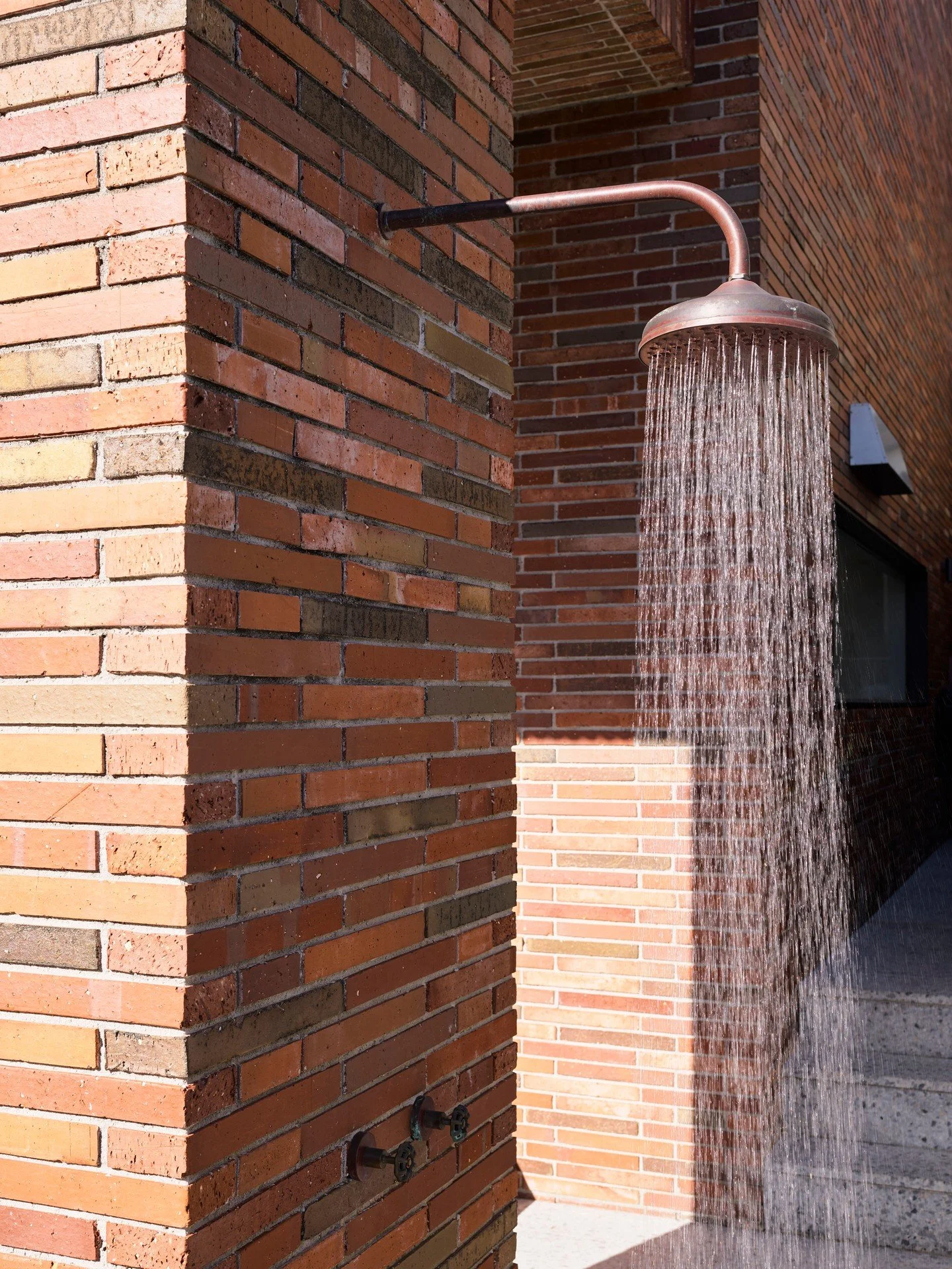 The warmth and character of Krause Emperor Bricks in Autumn lend a natural elegance to any exterior, creating beautiful and inviting outdoor spaces.