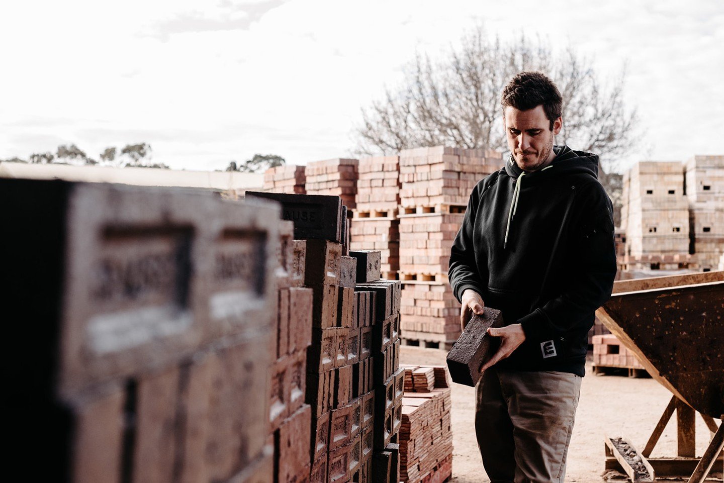 In an industry racing toward full automation, we pause to honour the craft. While machines and robotics have a place in ensuring the structural integrity of every brick, a skilled artisan's hand is still the final measure of quality at Krause Bricks.