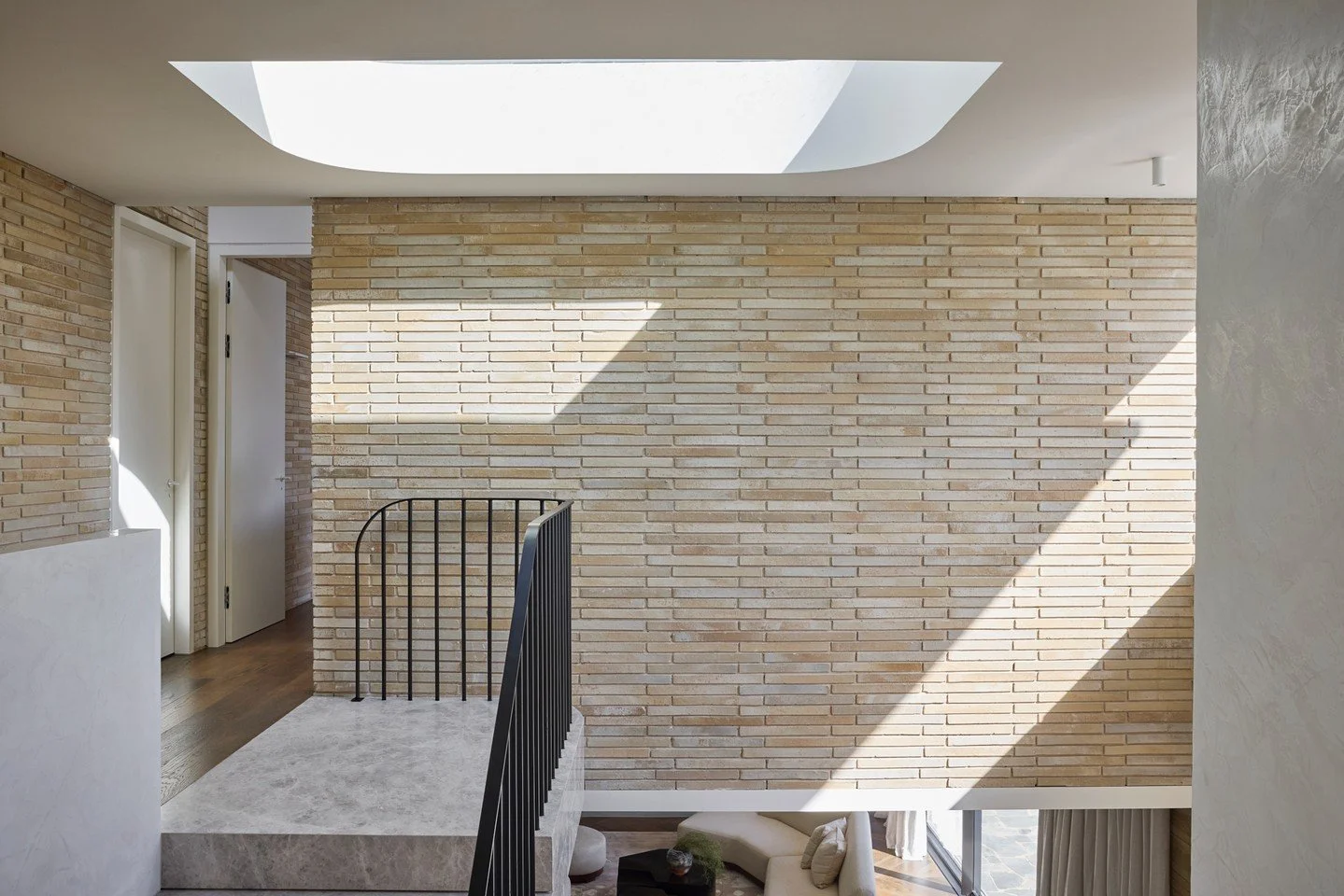 The rich colour variations and authentic, rustic texture of Krause Emperor Bricks bring a natural warmth to the stunning 'Heirloom' project.

Design: @litera___design
Photo: @_pabloveiga