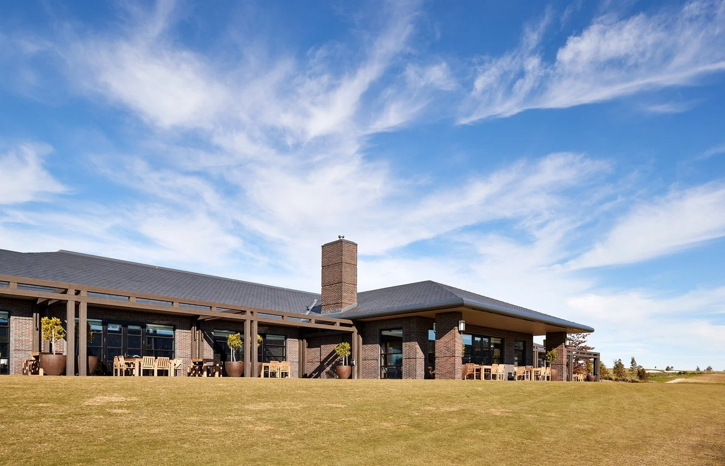Krause Bricks in Jarrah bricks highlight The Eastern Golf Club in Yering, grounding the building and seamlessly connecting it to the picturesque Yarra Valley landscape.

Architect: Perrott Lyon Mathieson
Krause Bricks supplied by: @robertsonsbuilding