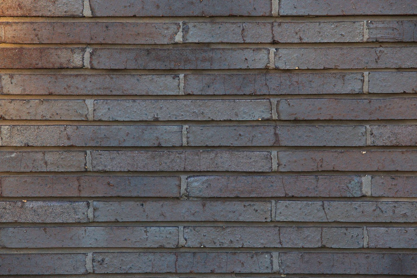 Rich, moody, and full of depth: take a closer look at Krause Bricks in Nero.

Available on all Krause Bricks profiles, this popular colour adds a grounded sophistication to any design.

Photo: @_thomasparkes