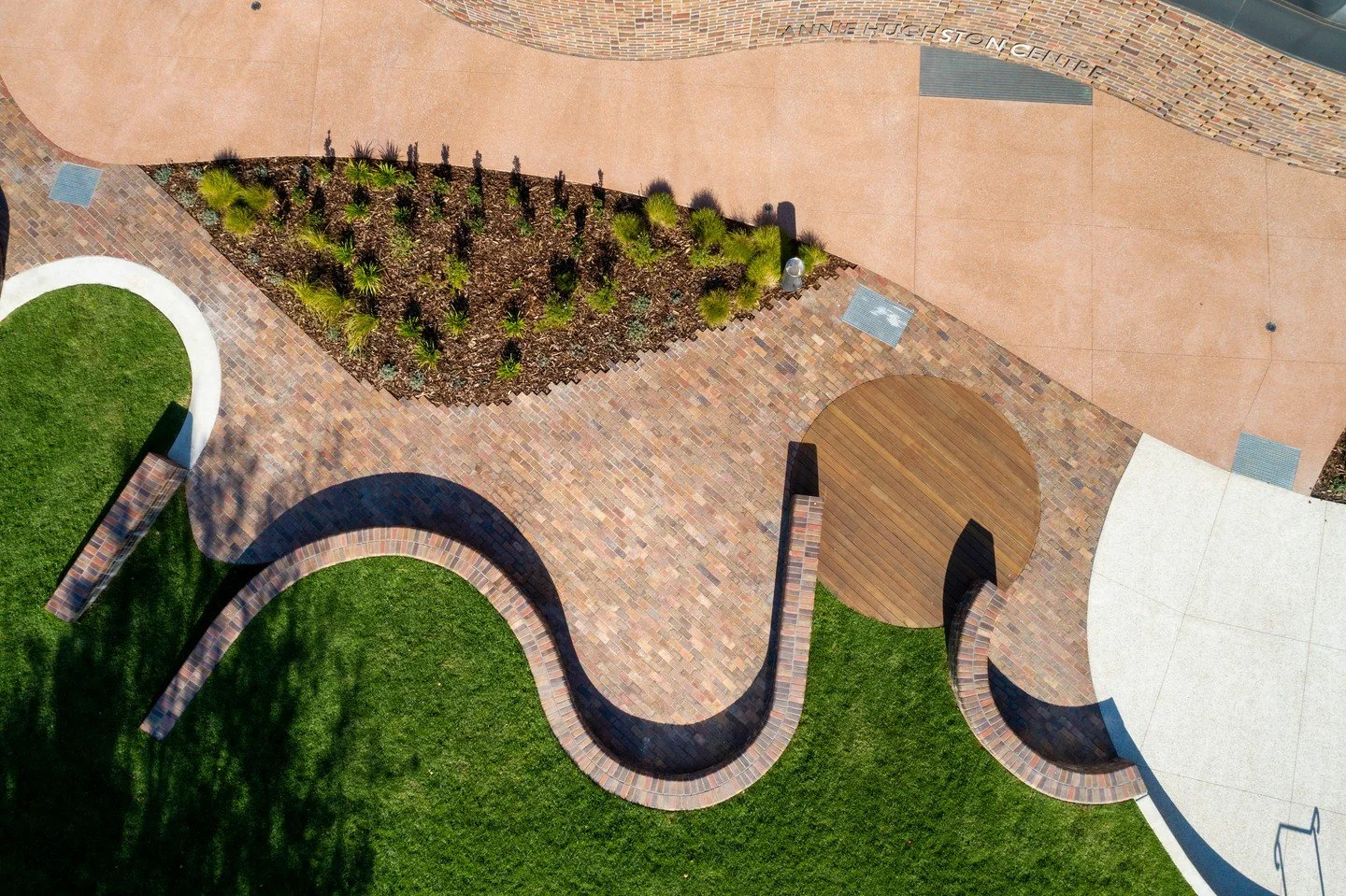 How&rsquo;s the view from up above?

Take a bird&rsquo;s-eye view at this epic landscape project designed to enhance the natural surroundings and create a welcoming environment for the students of Fintona Girls School.

Bricks: Krause Mini Empress Br