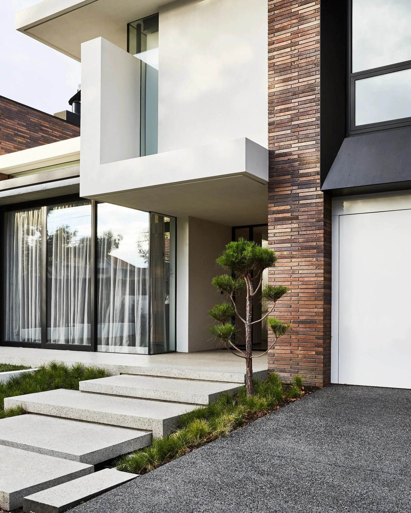 Architect: @mckimm
Photographer: Dave Kulesza
Krause Bricks supplied by @robertsonsbuildingproducts