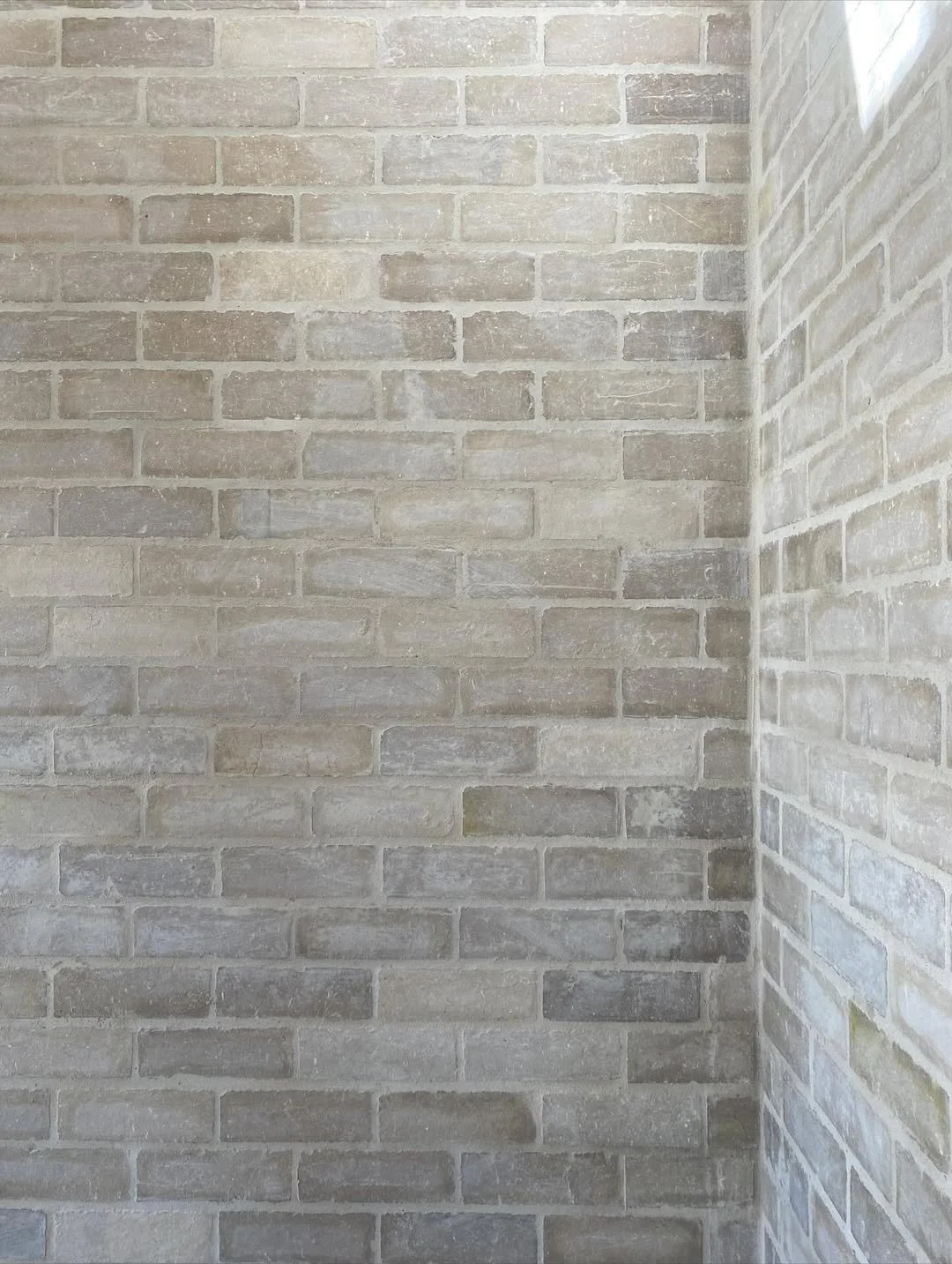 Crafted from rich Australian clay, Krause Bricks possess an organic texture that is impossible to replicate.

Bricklaying and photo by Krause Bricks specialists @wills.masonry.