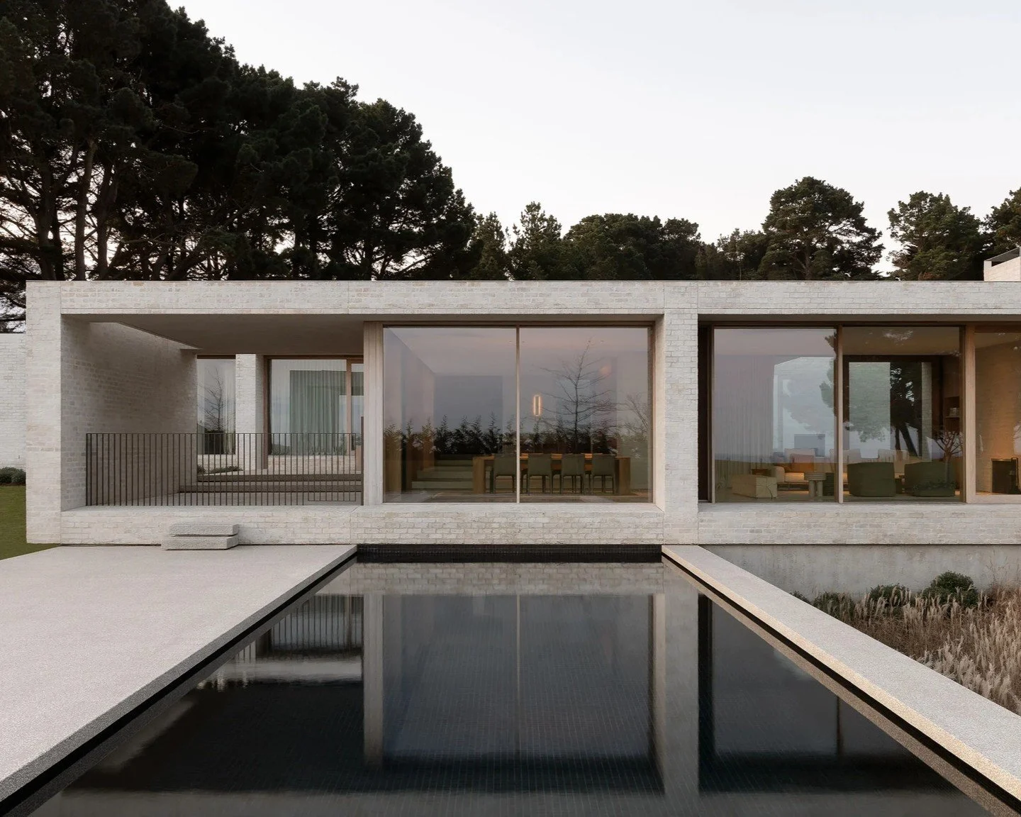 A masterclass in texture and tone at the Cape Schanck House. 

Designed by @studiogoss, this coastal sanctuary relies on a palette that is both rugged and refined. Swipe to see how the masonry flows seamlessly from the striking facade right into the 
