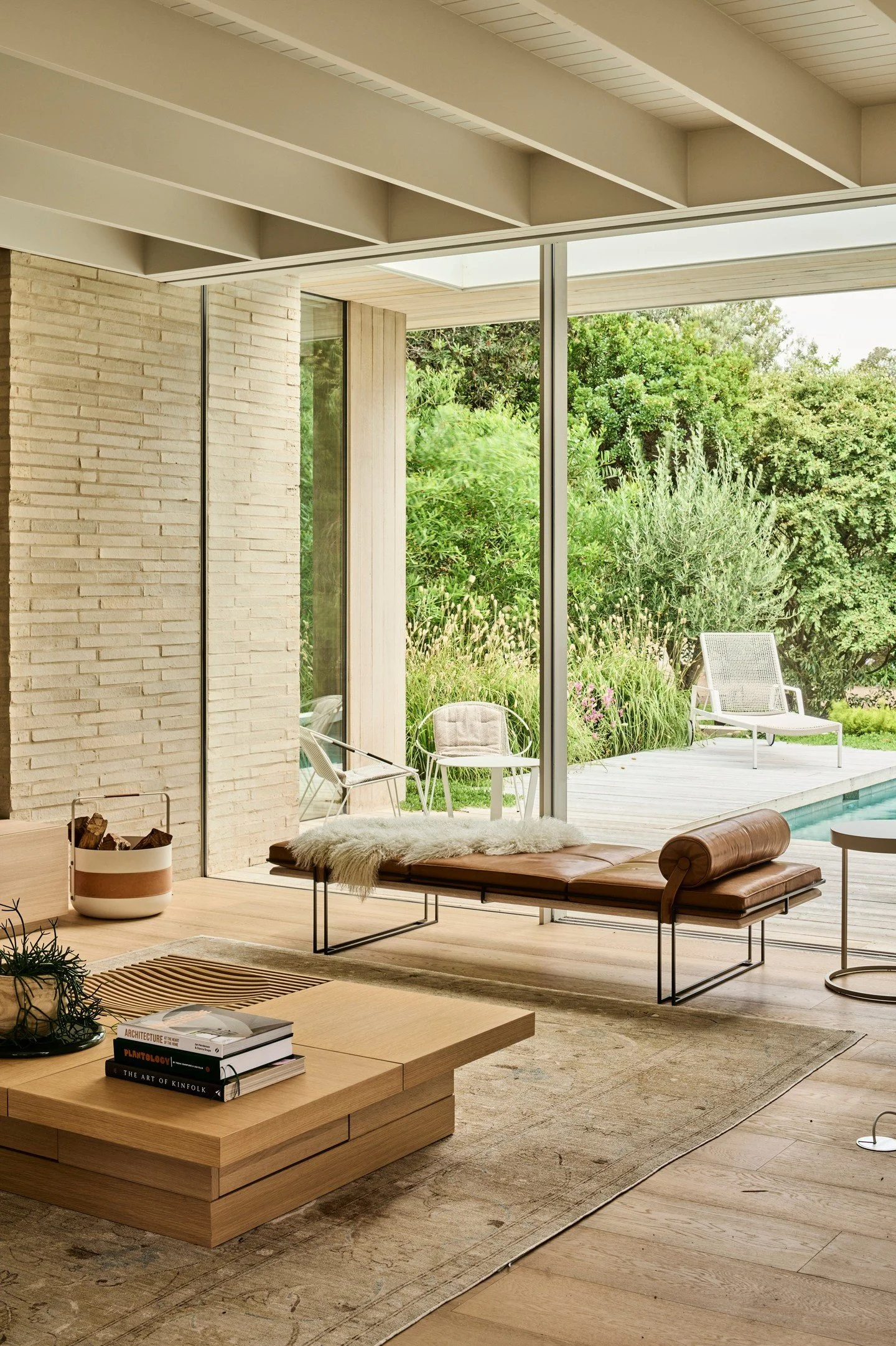 Blurring the lines between inside and out, this Barwon Heads home seamlessly carries the texture of Krause Emperor Bricks right into the living spaces. 

Architecture, Interiors &amp; hard landscaping @neilarchitecture
Landscape Design @kateseddon_la