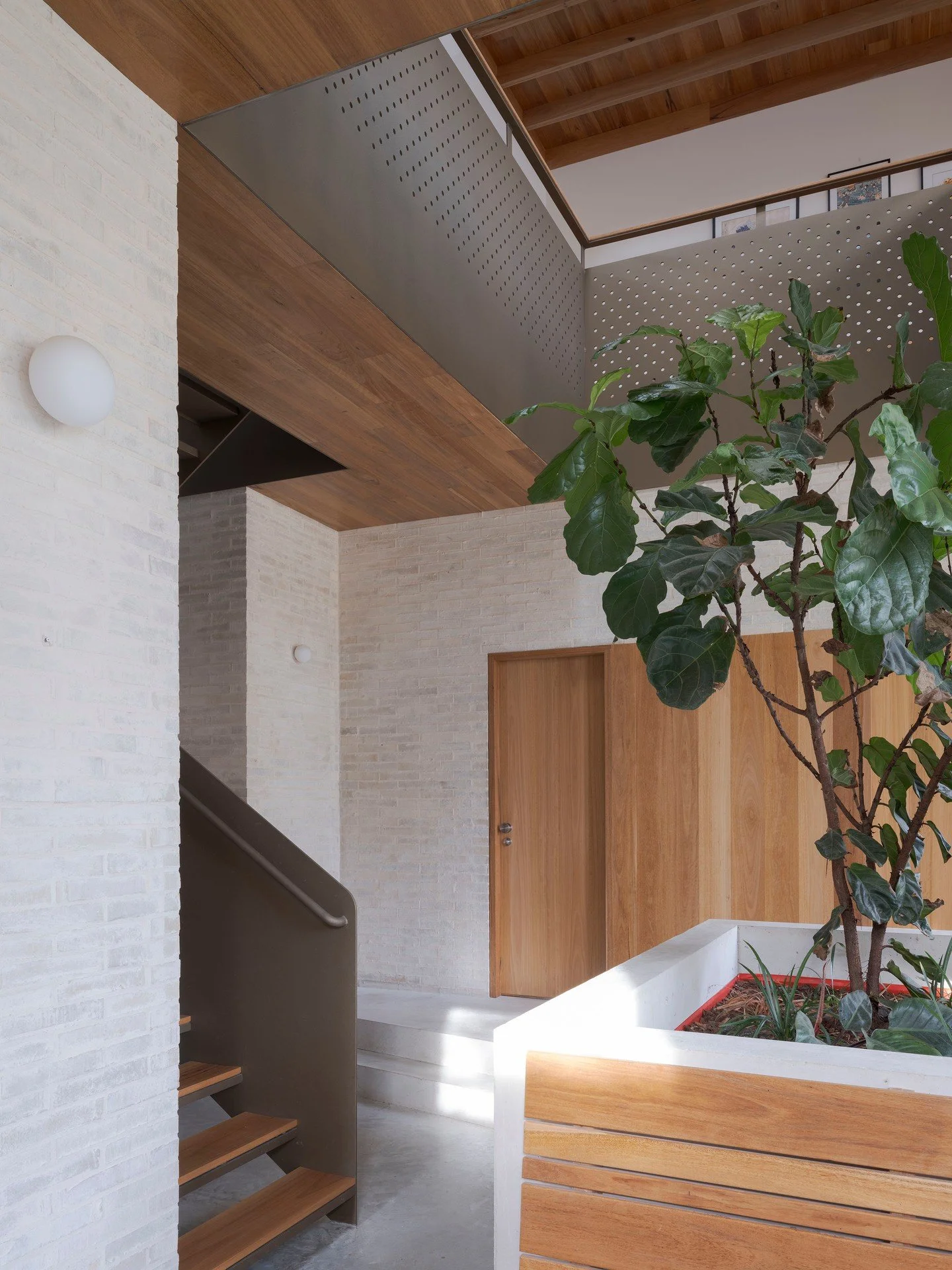 The Cremorne Road project by @brkspr_ is a testament to the power of thoughtful materiality. It demonstrates how a simple palette - brick, timber, and concrete - can be elevated through exceptional craftsmanship and architectural vision. We are proud