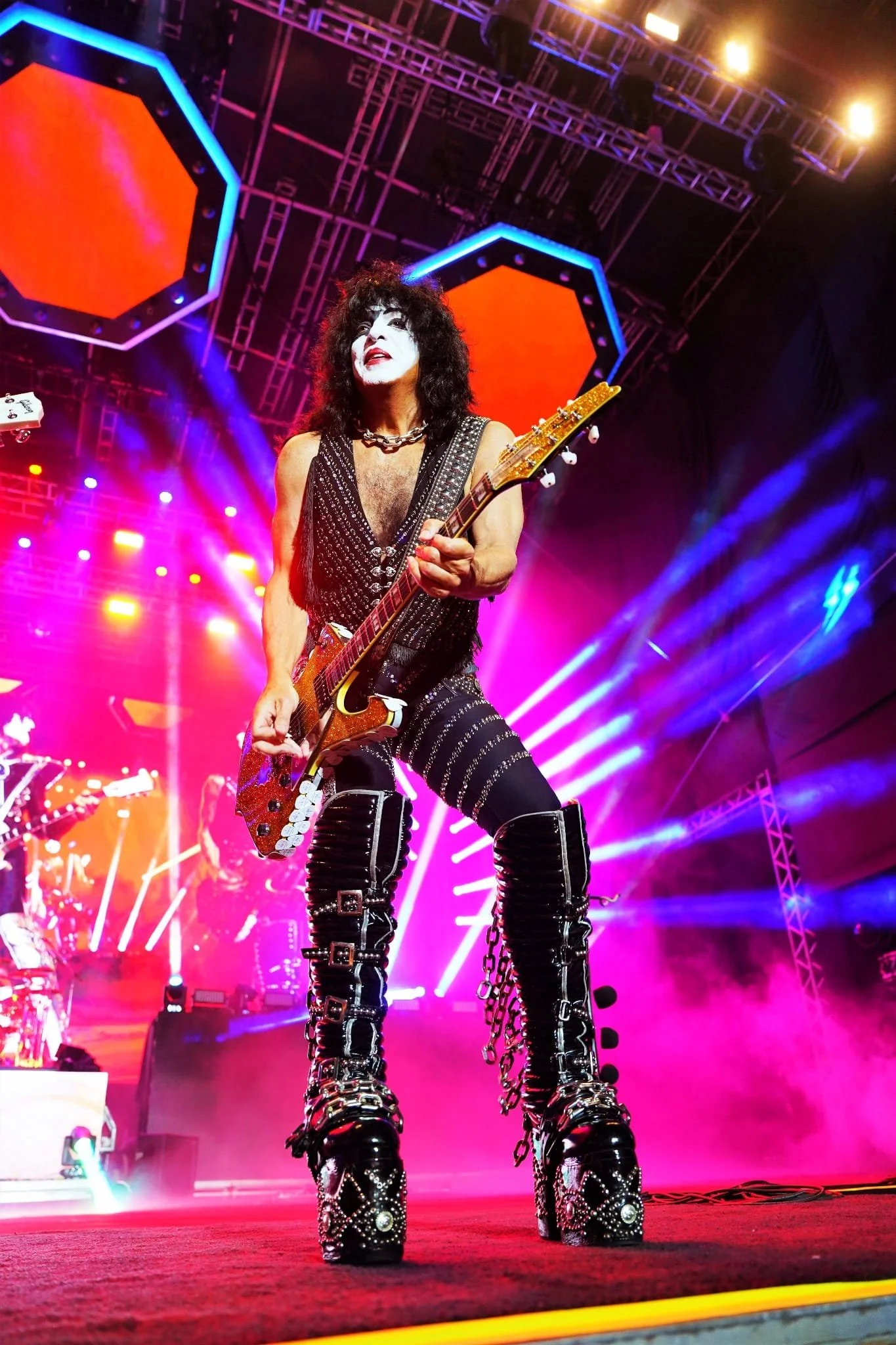 KISS 06.jpeg