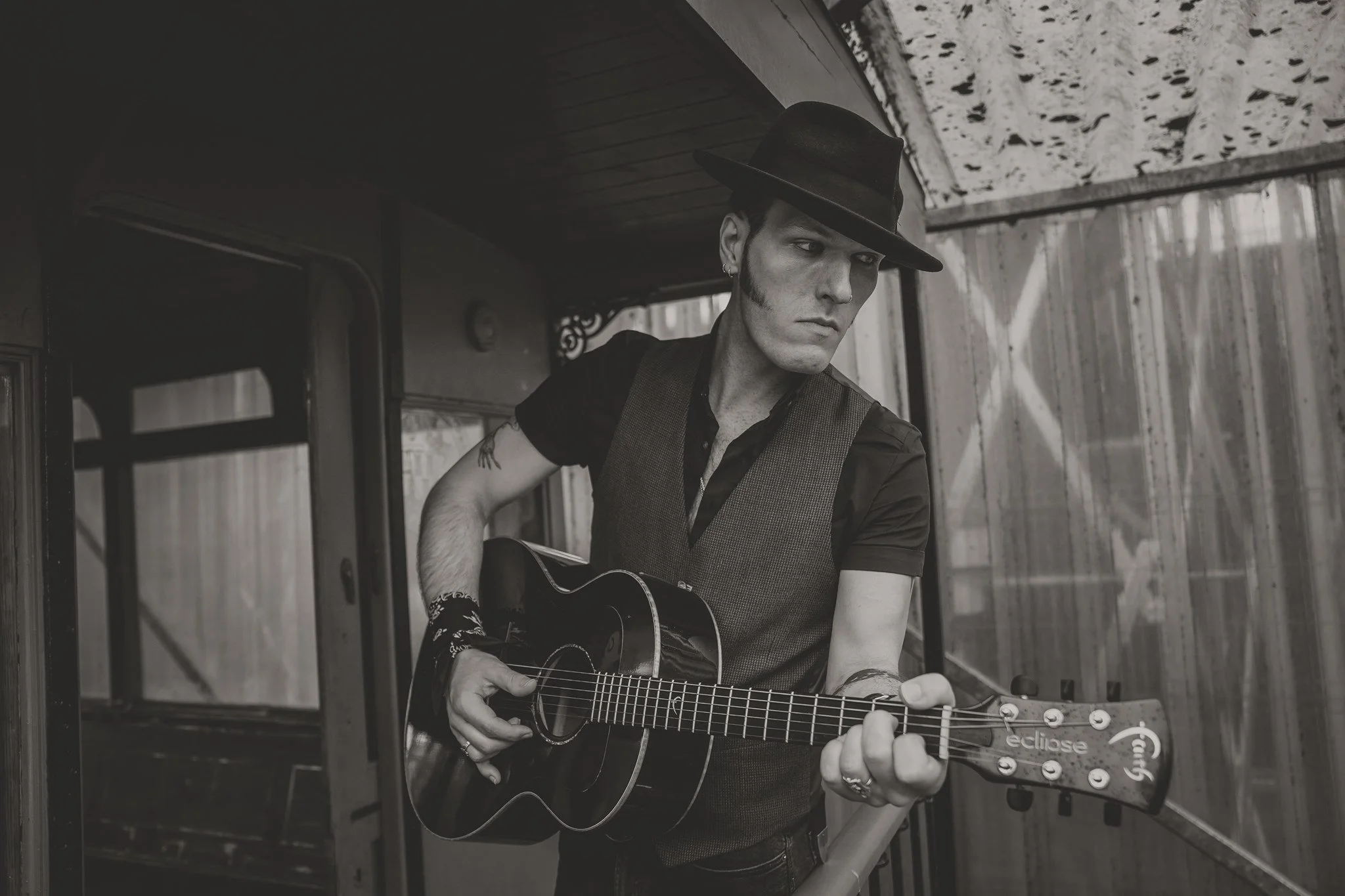 Matty James Cassidy &amp; The Real Villains @ Holy Diver, Stockport