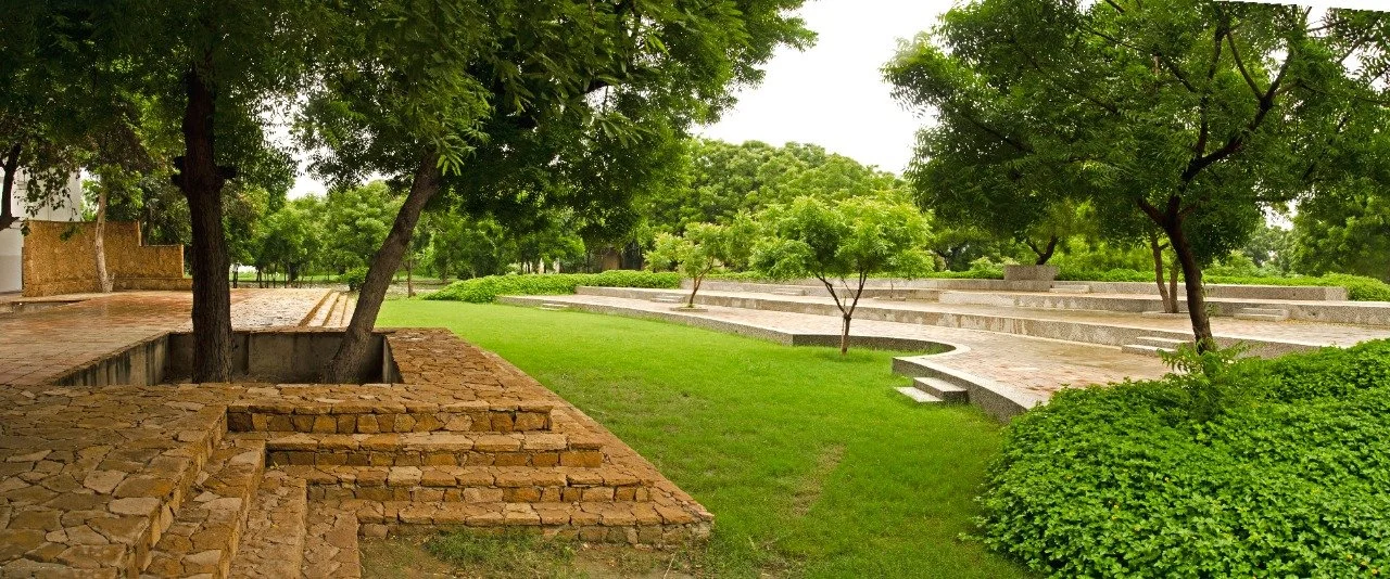  Amphitheater  