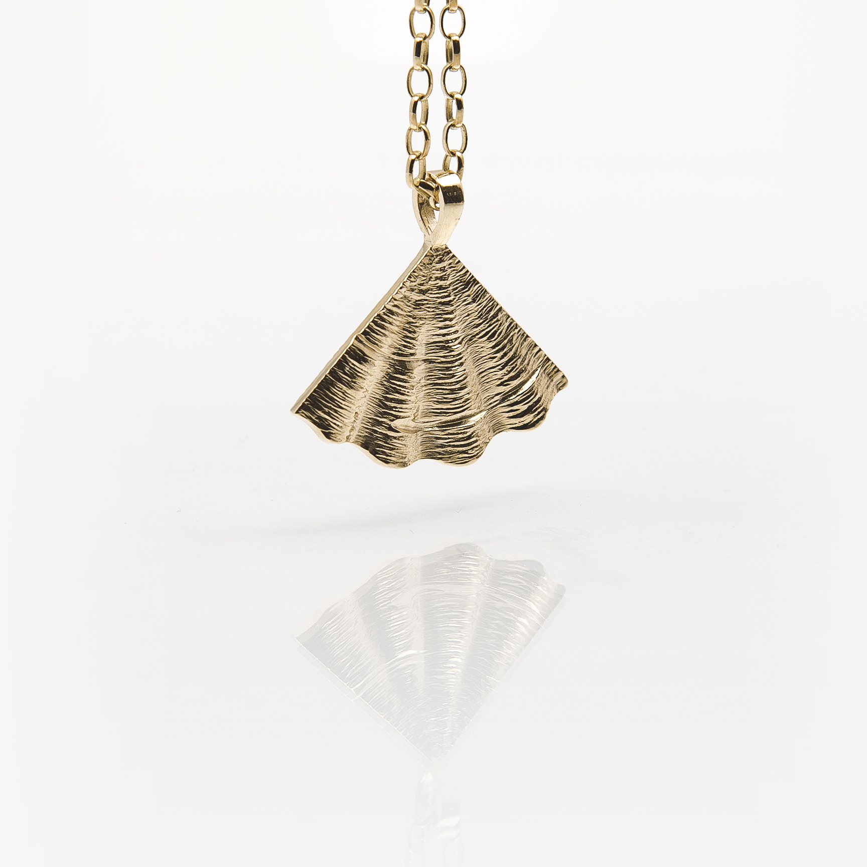 Martina Hamilton designer Irish jewellery. Shore Pendant in 9 Carat Gold