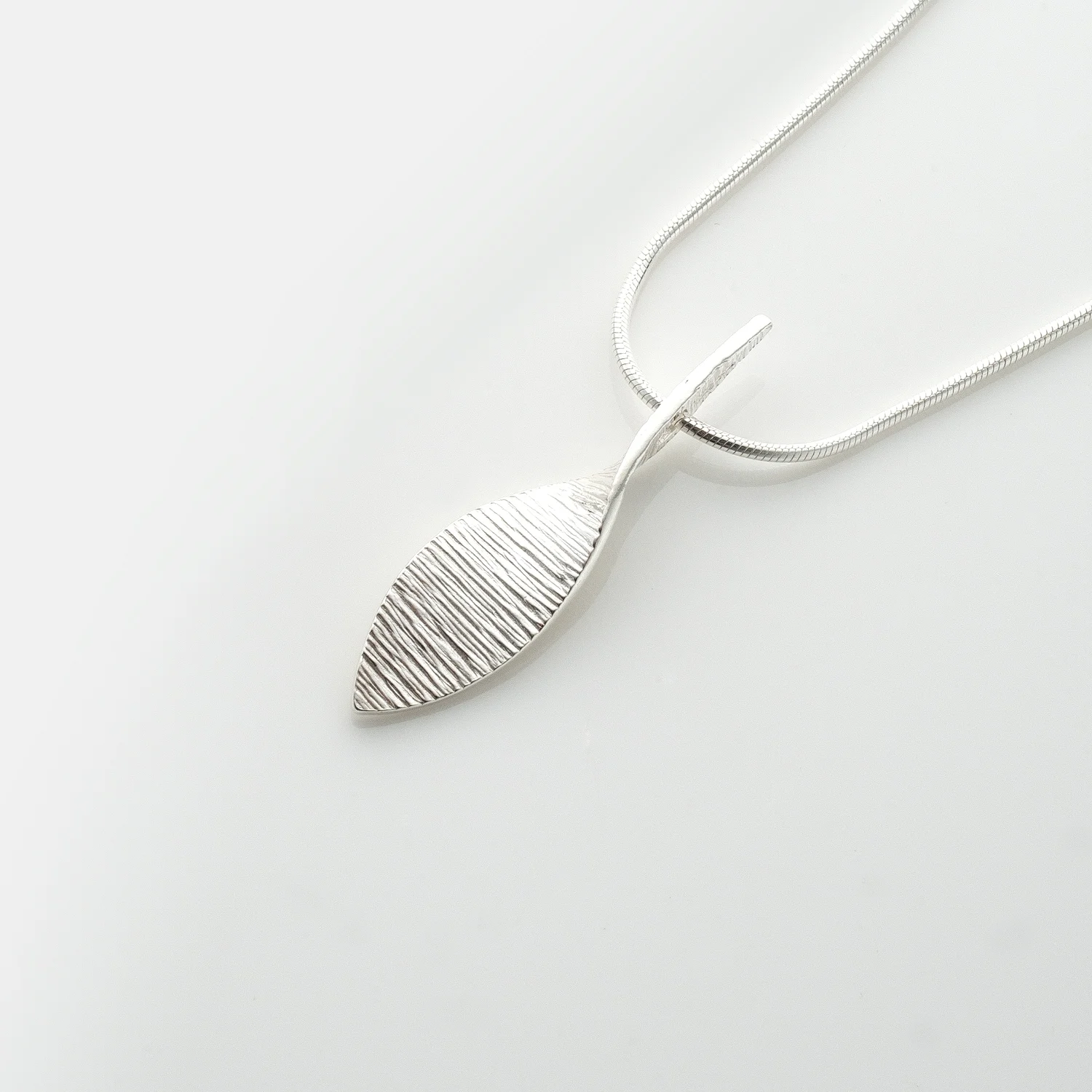 Martina Hamilton Bean Rí. Pendant. Sterling Silver