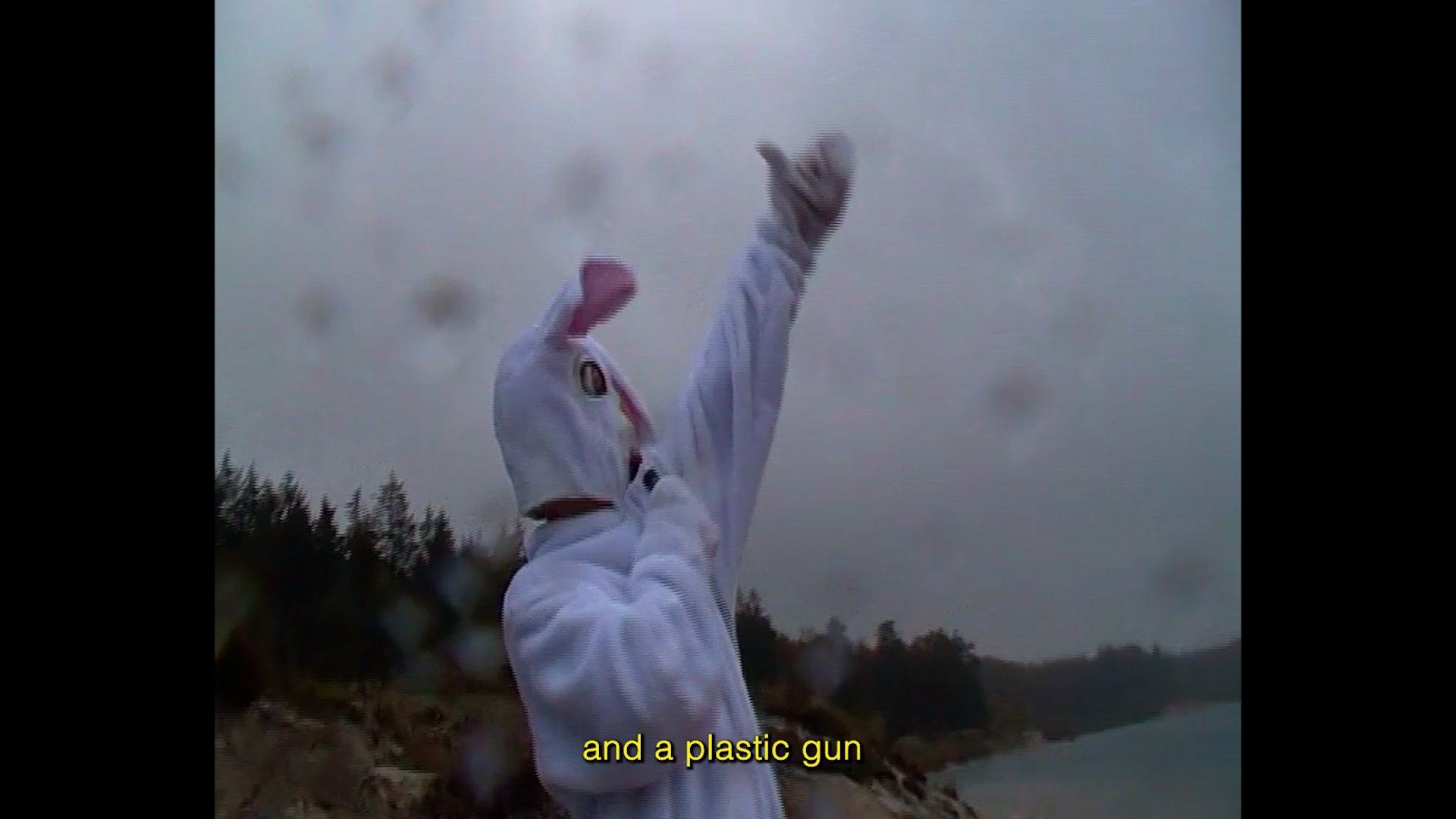 Screenshot lyric video Klangstof "plastic gun" by Bibian Bingen