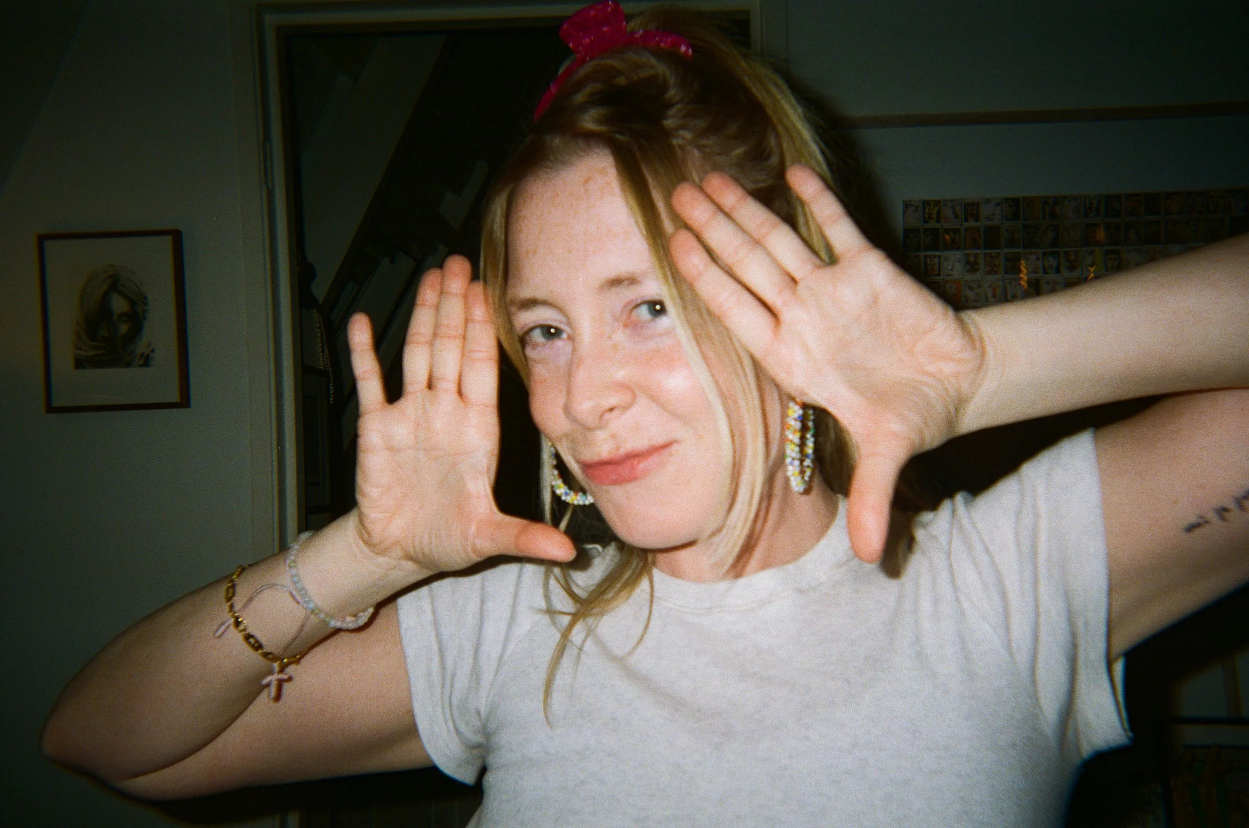 Sanne on film by Bibian Bingen