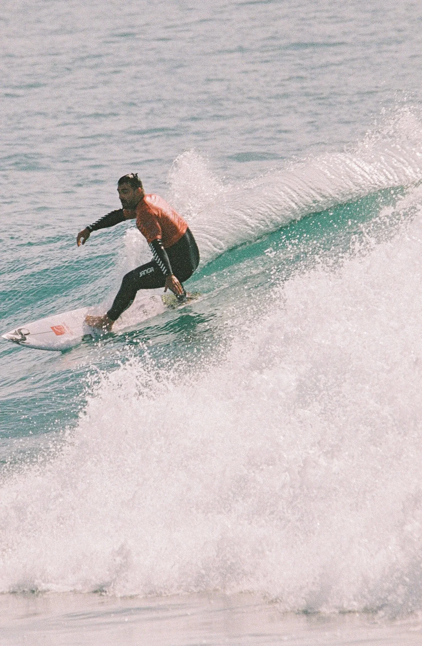 surfing contest in taghazout by bibian bingen