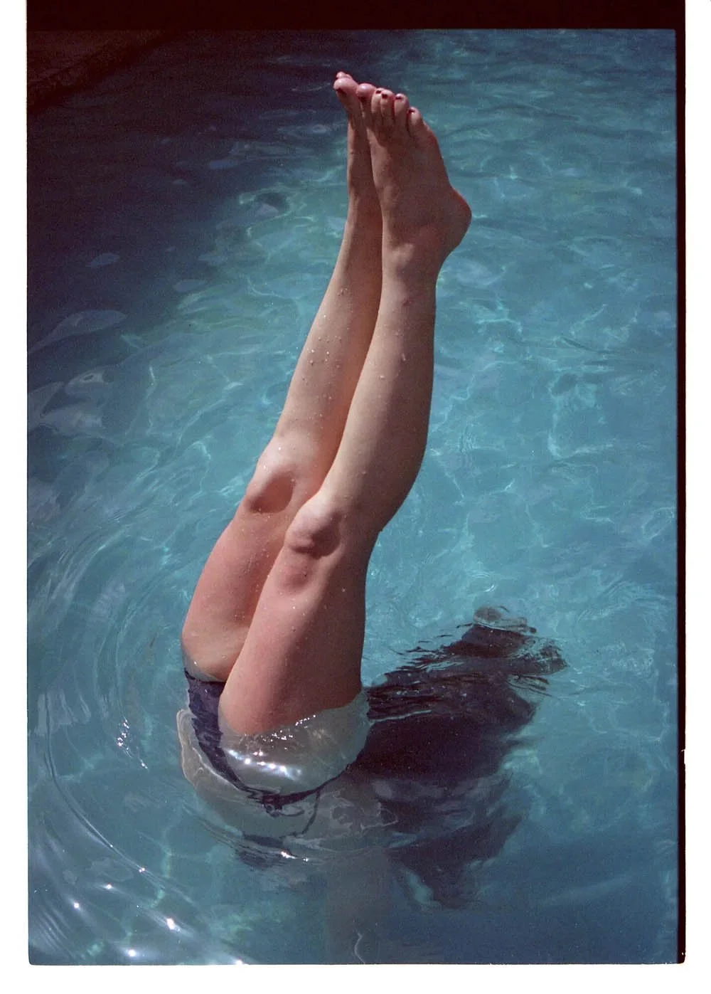 serah's legs in panama by bibian bingen