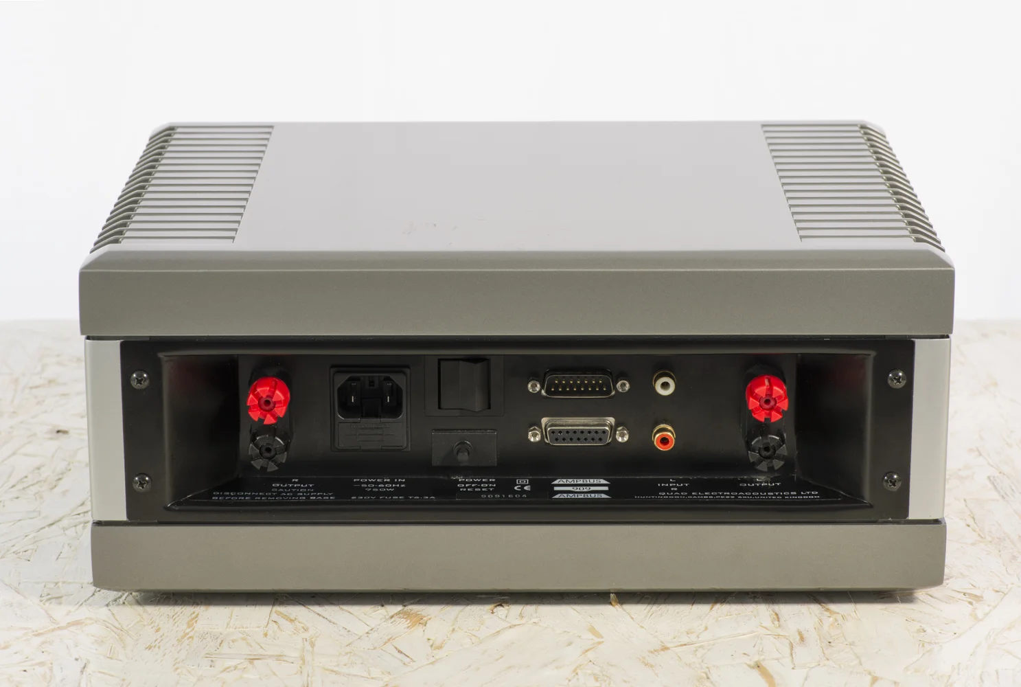 quad-909-power-amplifier-2.jpg