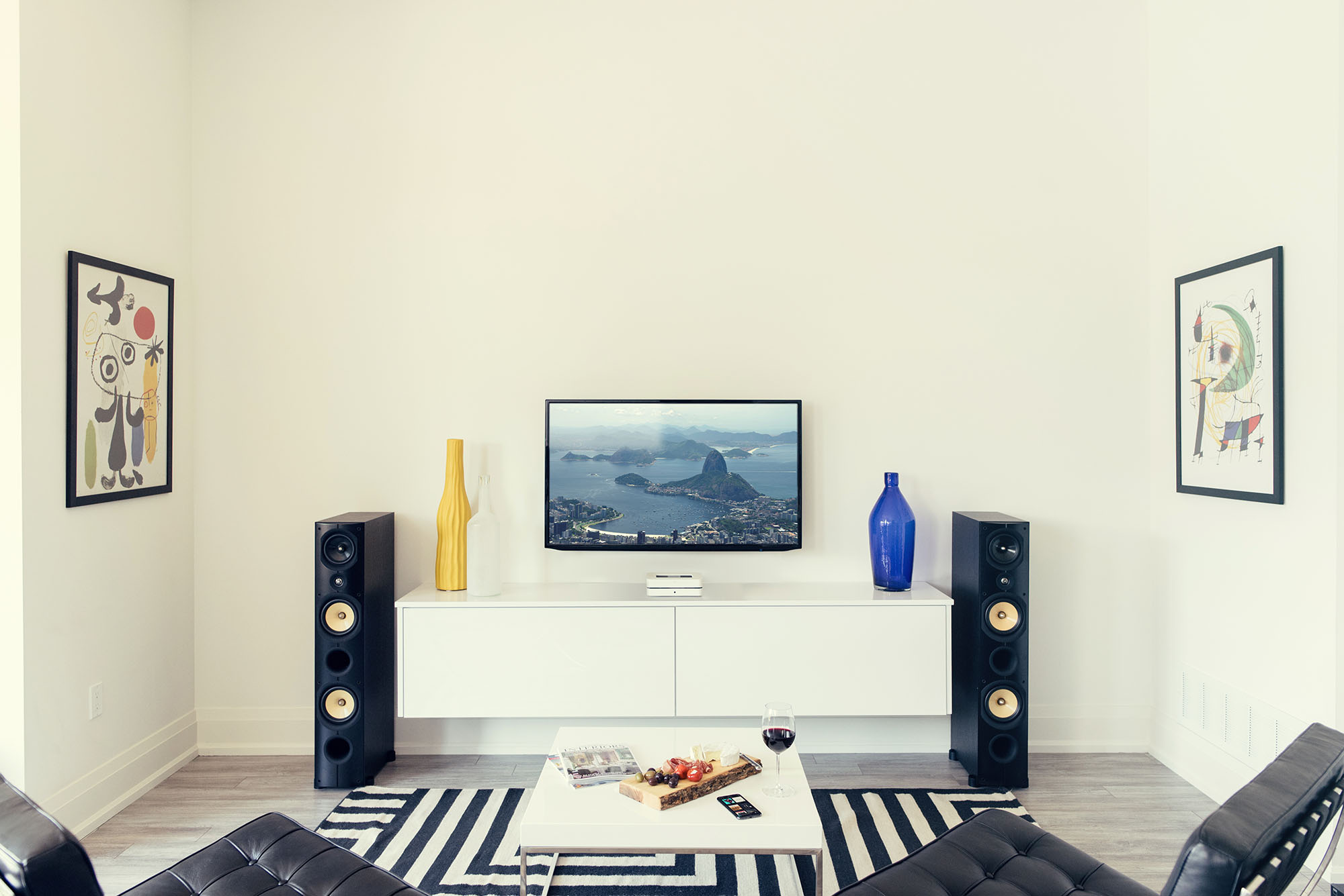 bluesound-powernode-2i-white-lifestyle.jpg