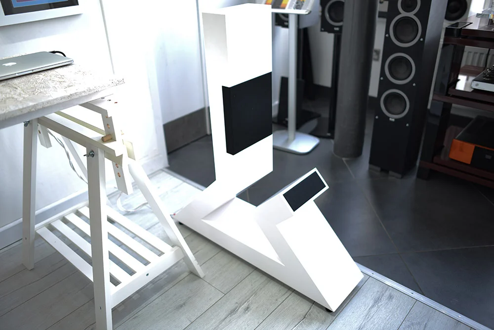 scherer-evince-loudspeaker-white-angle.jpg
