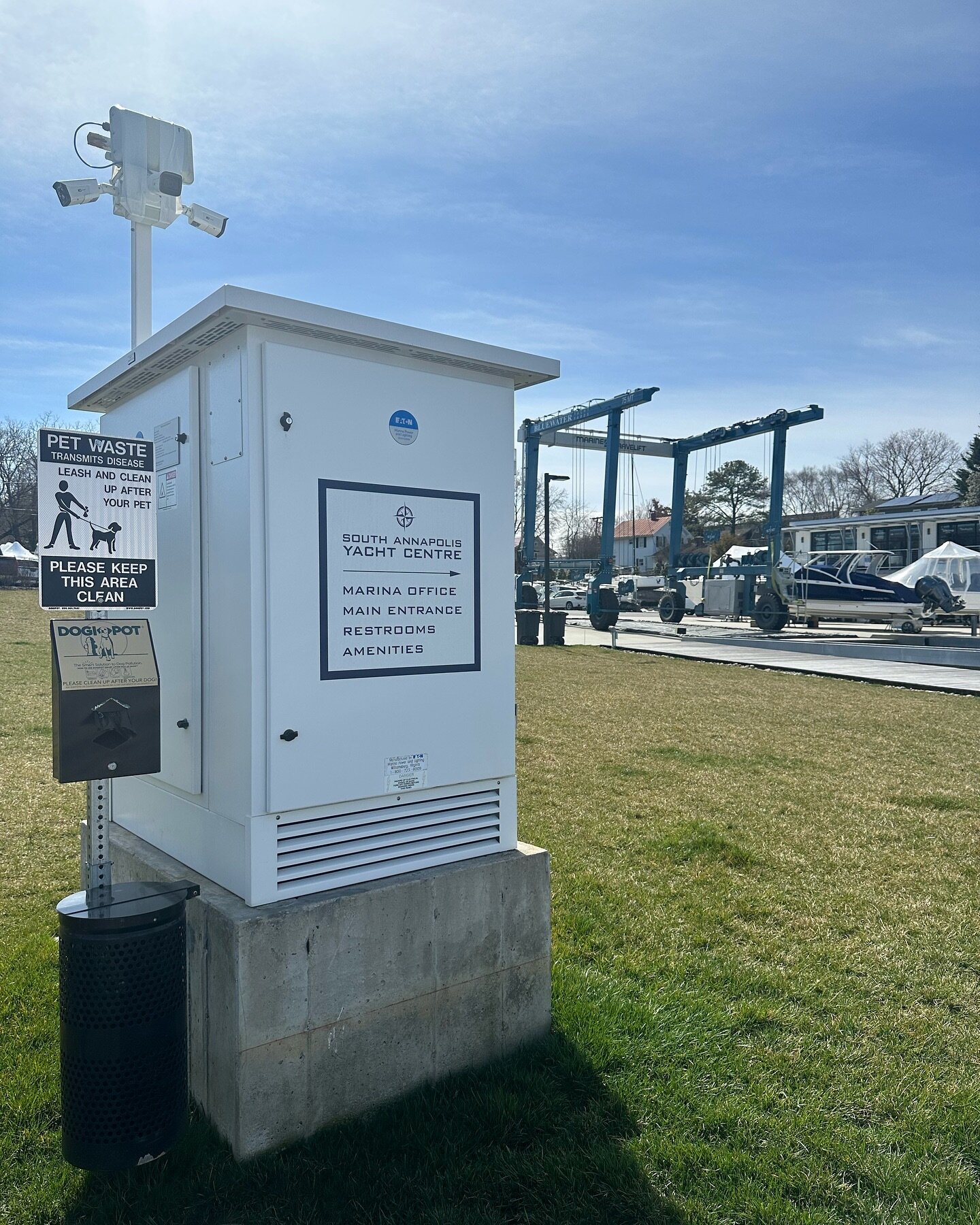 As boats ease into the spring season, SAYC has all the amenities one could need! 

See all amenities offered at SAYC on our website 🤍⚓️

#lifeatsayc #marina #annapolismarina #floatingdock #luxurymarina #boatshowseason #springboat #slipholder #dock #