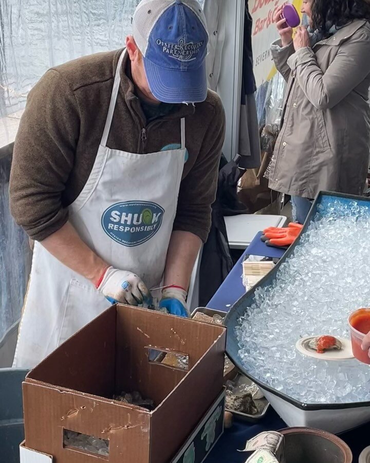 South Annapolis Yacht Centre had the best time attending and sponsoring the Annapolis Sock Burning &amp; Oyster Roast last Saturday! 

The @annapolismaritimemuseum sold out event was the perfect way to celebrate the end of winter 🤍

#lifeatsayc #soc