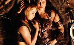 Xena and Gabrielle snuggling
