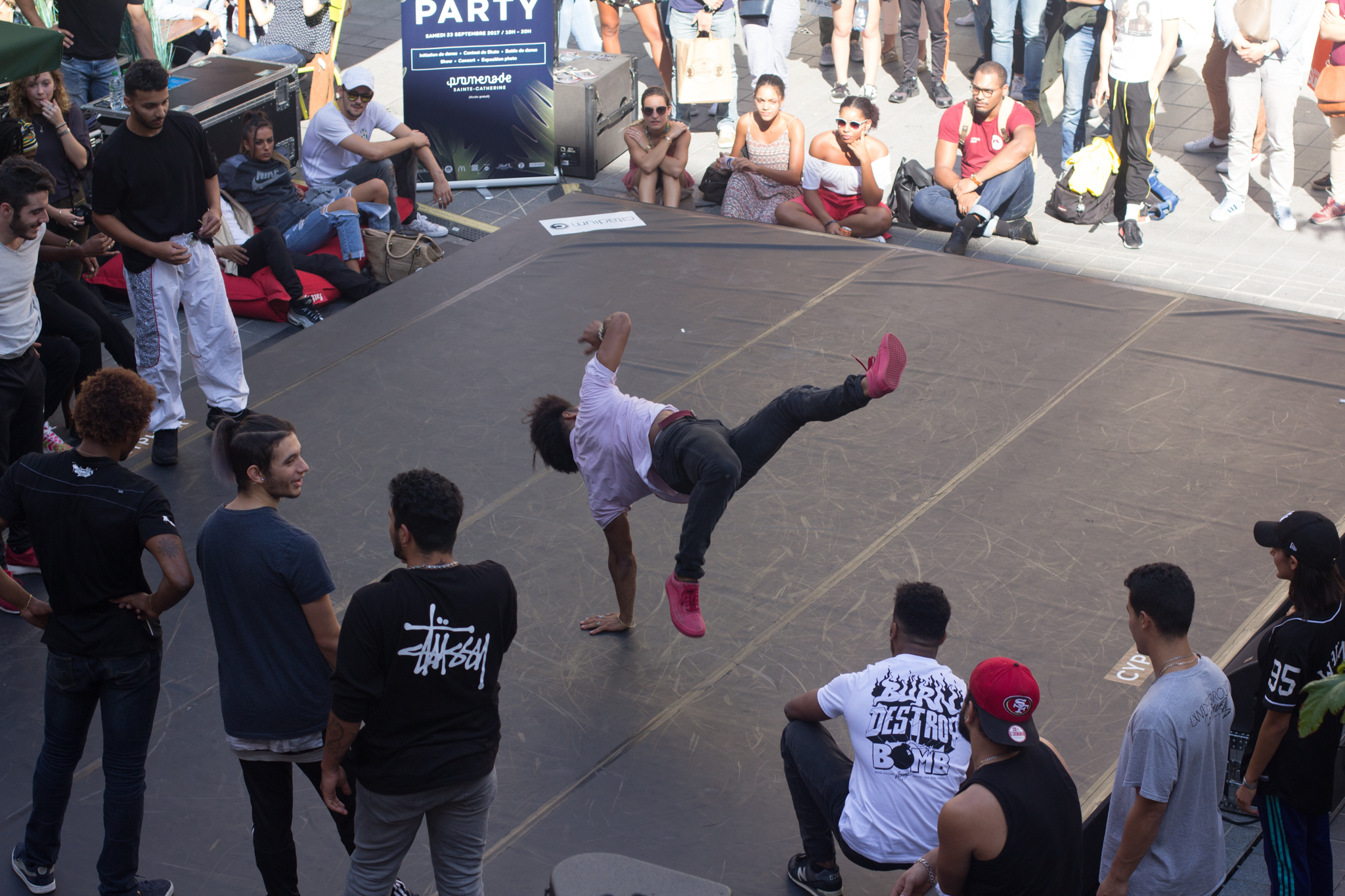 These breakdancing street performers were amazing to watch!