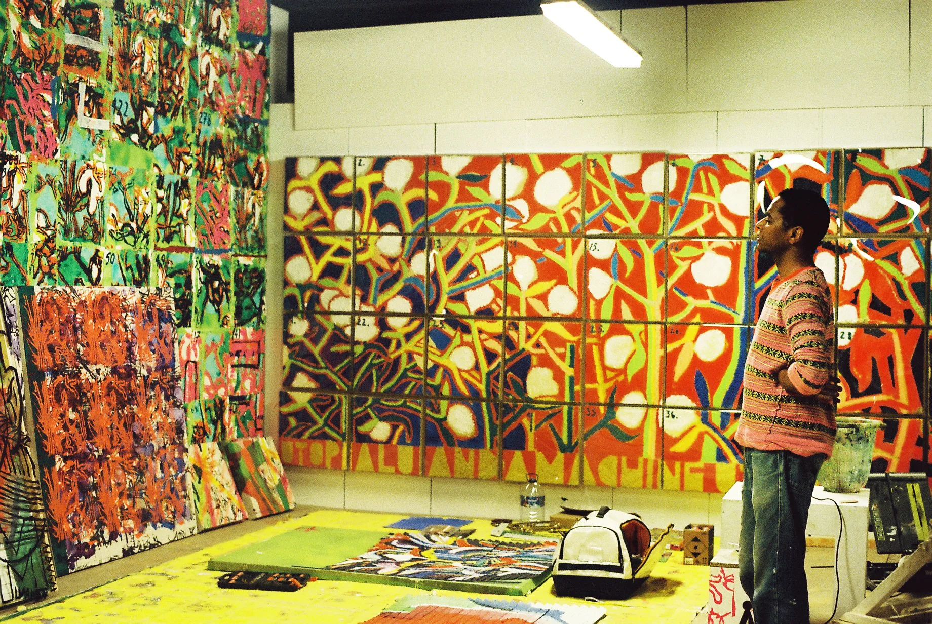 ABR 2017: Vidal em montagem para exposição "Territórios: Utopia Luanda Machine". APR 2017: Vidal in progress for the exhibition "Territórios: Utopia Luanda Machine". photo: Lucca Miranda