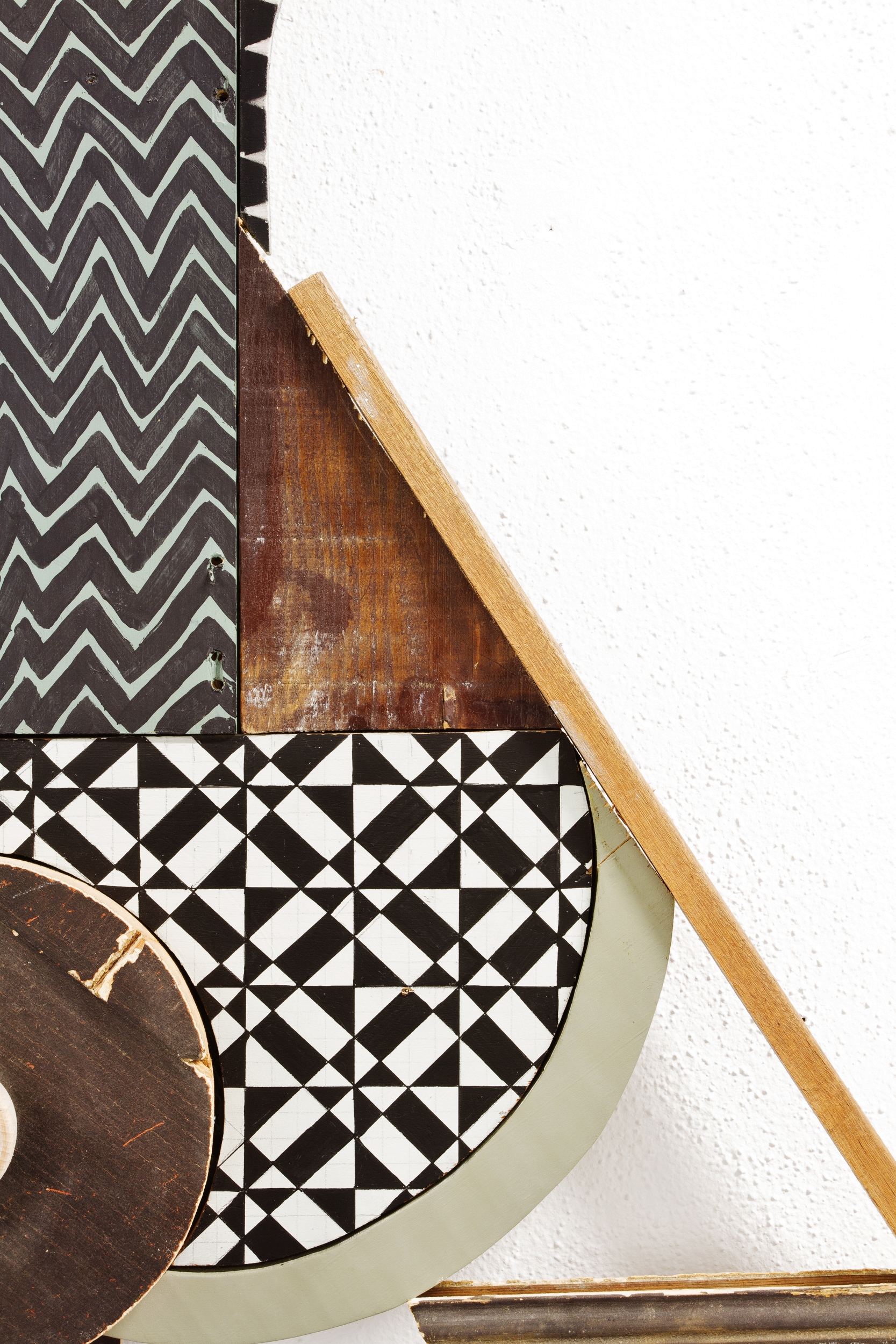 detail: reclaimed wood assemblage | | image: Marcelo Duarte @graphosbrasil