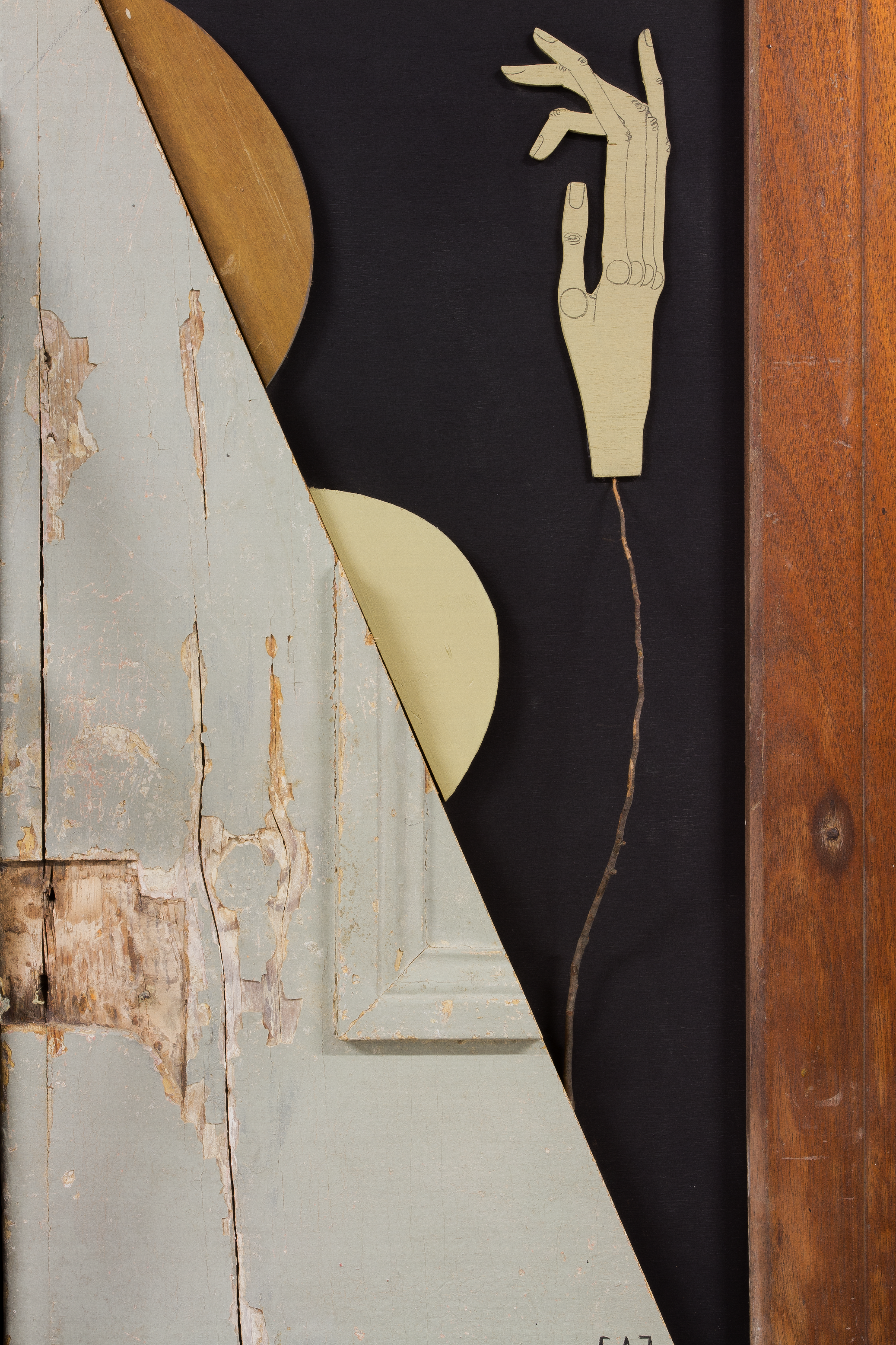 detail: reclaimed wood assemblage | image: Marcelo Duarte @graphosbrasil