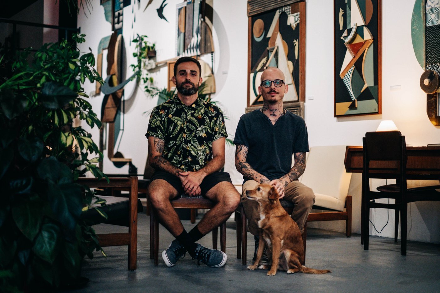 WOZEN: Johnny e Rique Inglez