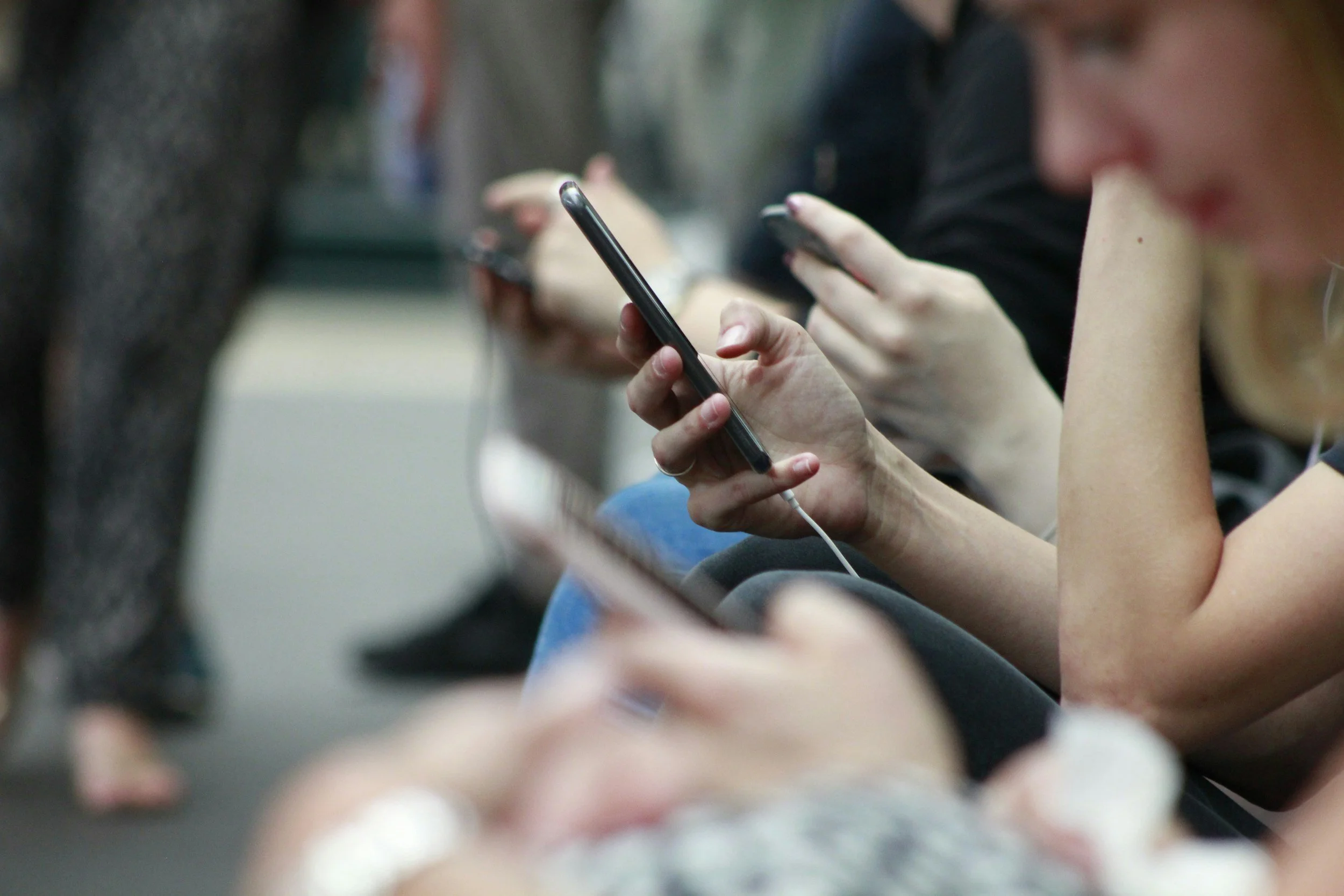 Social Media For Teens, The Goldilocks Theory of Too Little, Just Right, and Too Much
