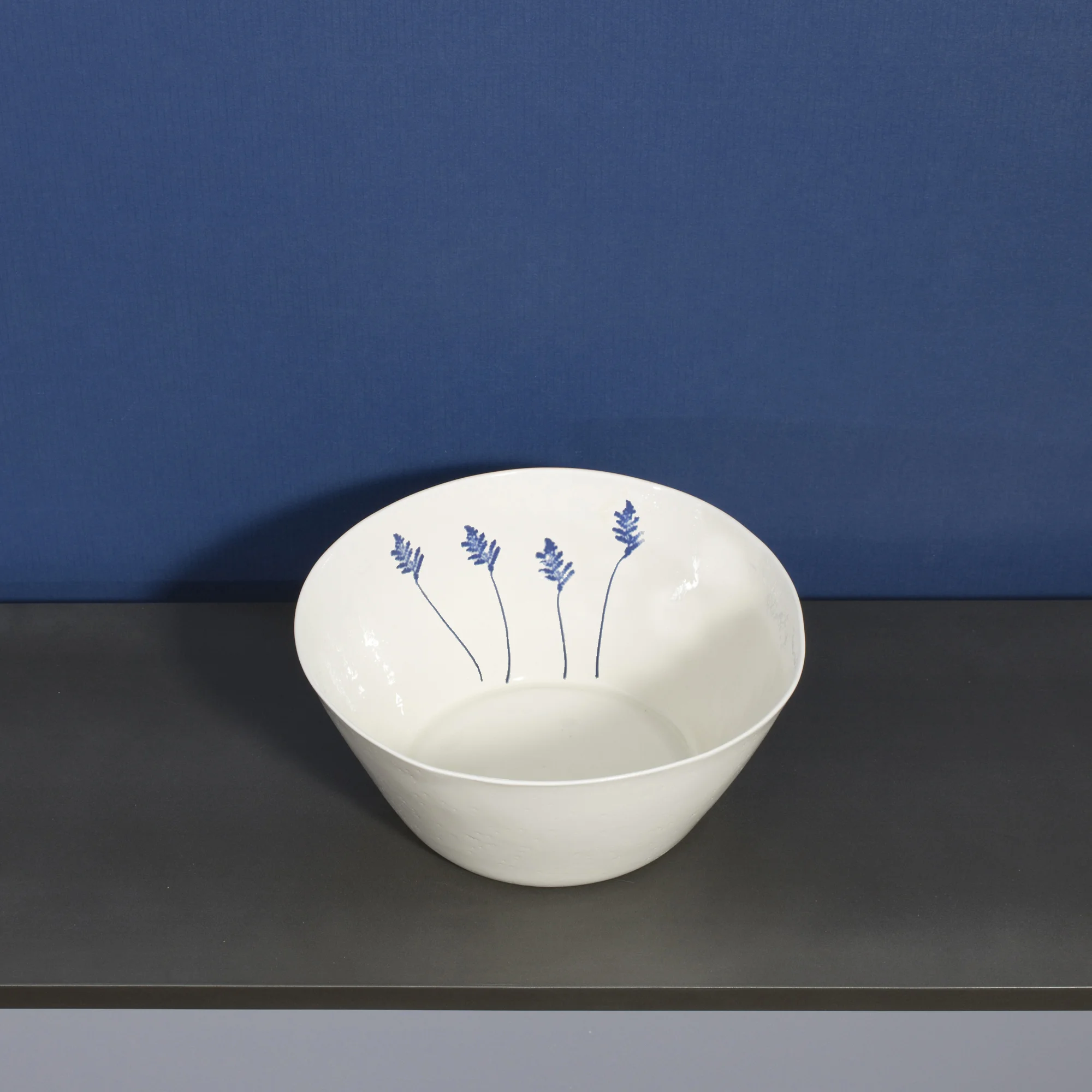 LUSITANO1143_MF_ServingBowl_Lavanda_BlueMain2_2000x2000.jpg