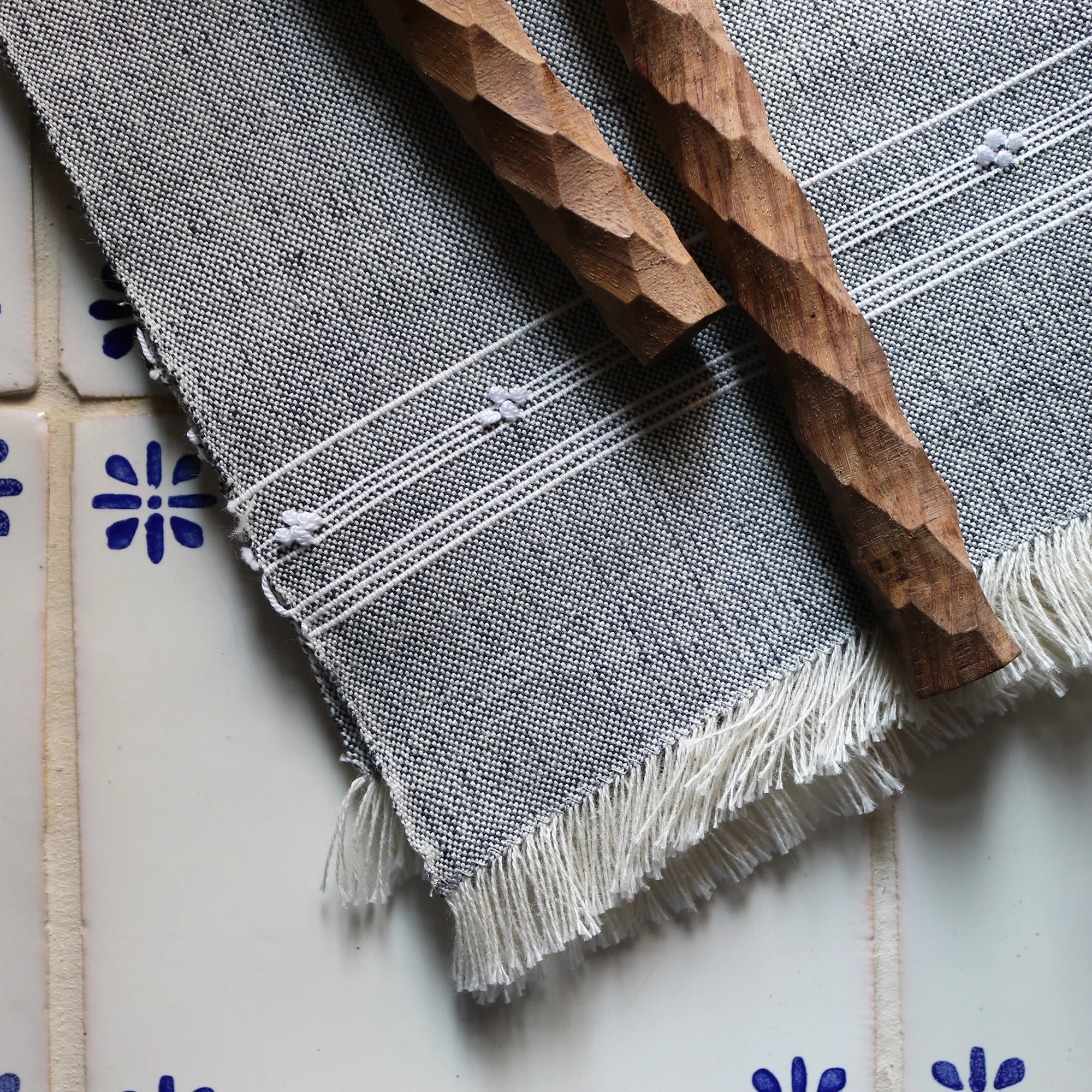 VilaReal_Handwoven_Linen_BlueWhite_NapkinDetail2_2000x2000.jpg