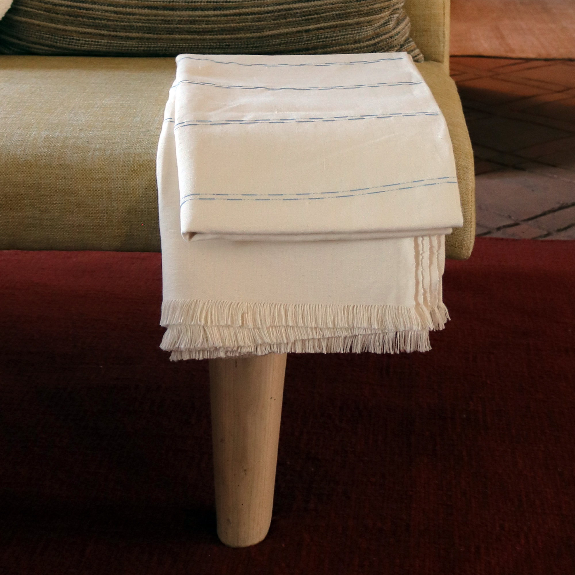 LusitanoStudio_VilaReal_Handwoven_Linen_Throws_BlueLines2_2000x2000.jpg