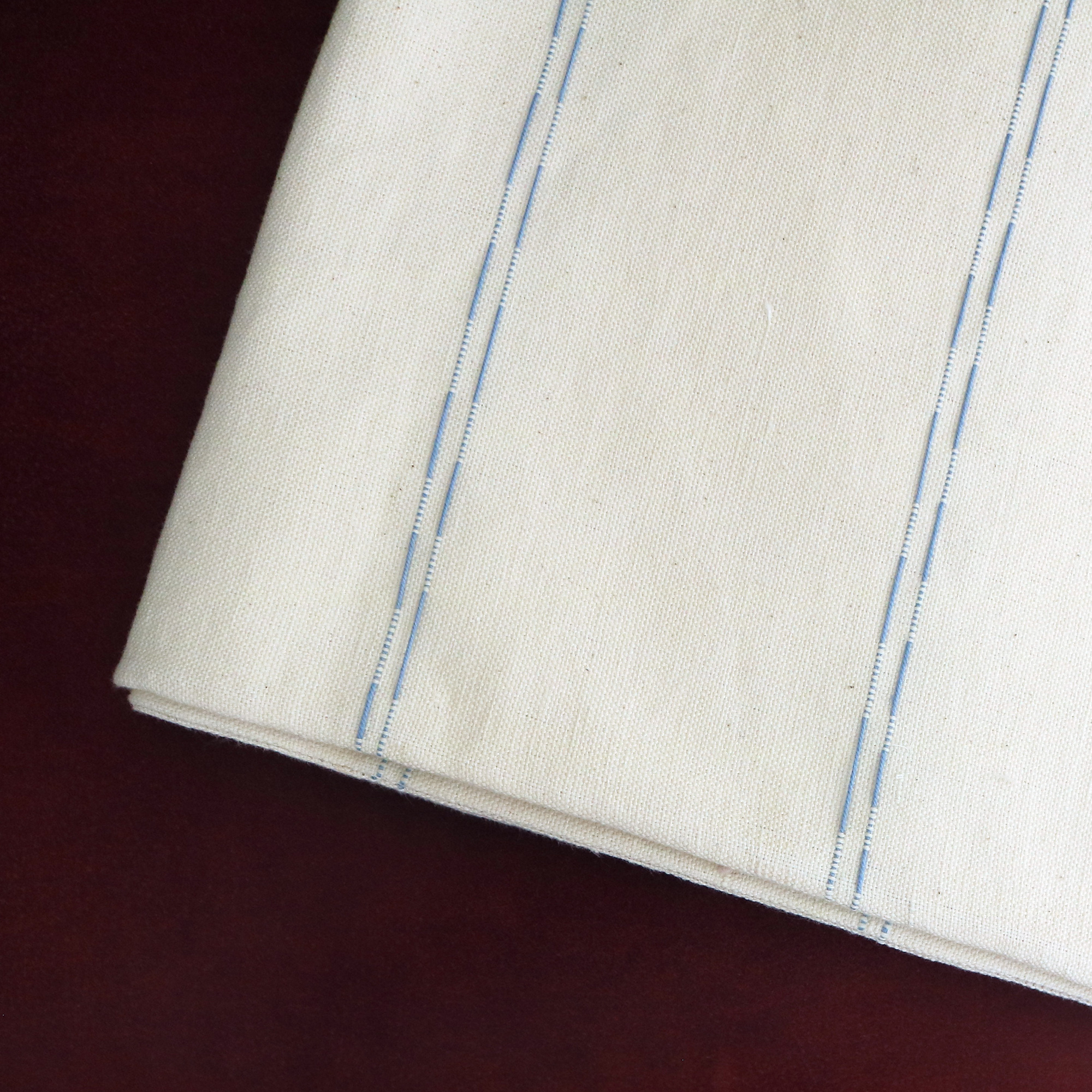 LusitanoStudio_VilaReal_Handwoven_Linen_Throws_BlueLinesDetail_2000x2000.jpg