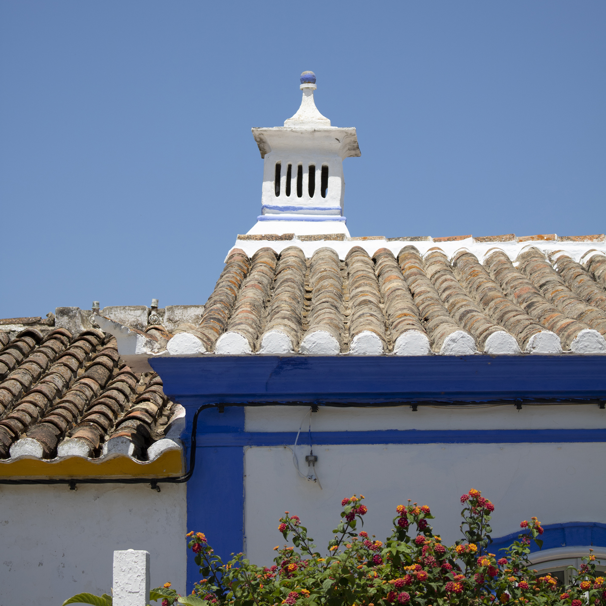 Whitewashed building in Algarve, Southern Portugal