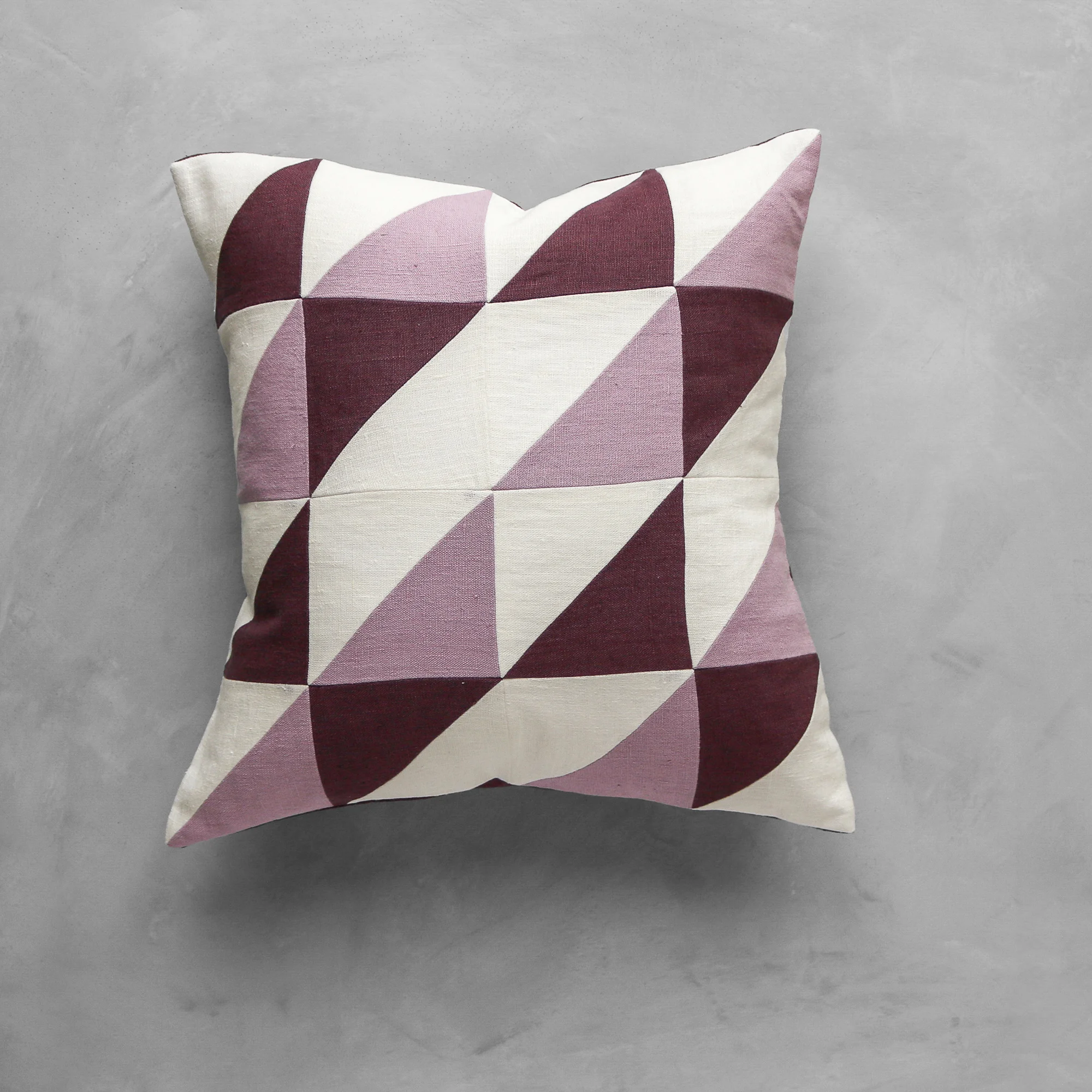 Lisbon Stonewashed Linen Pillow Plum02
