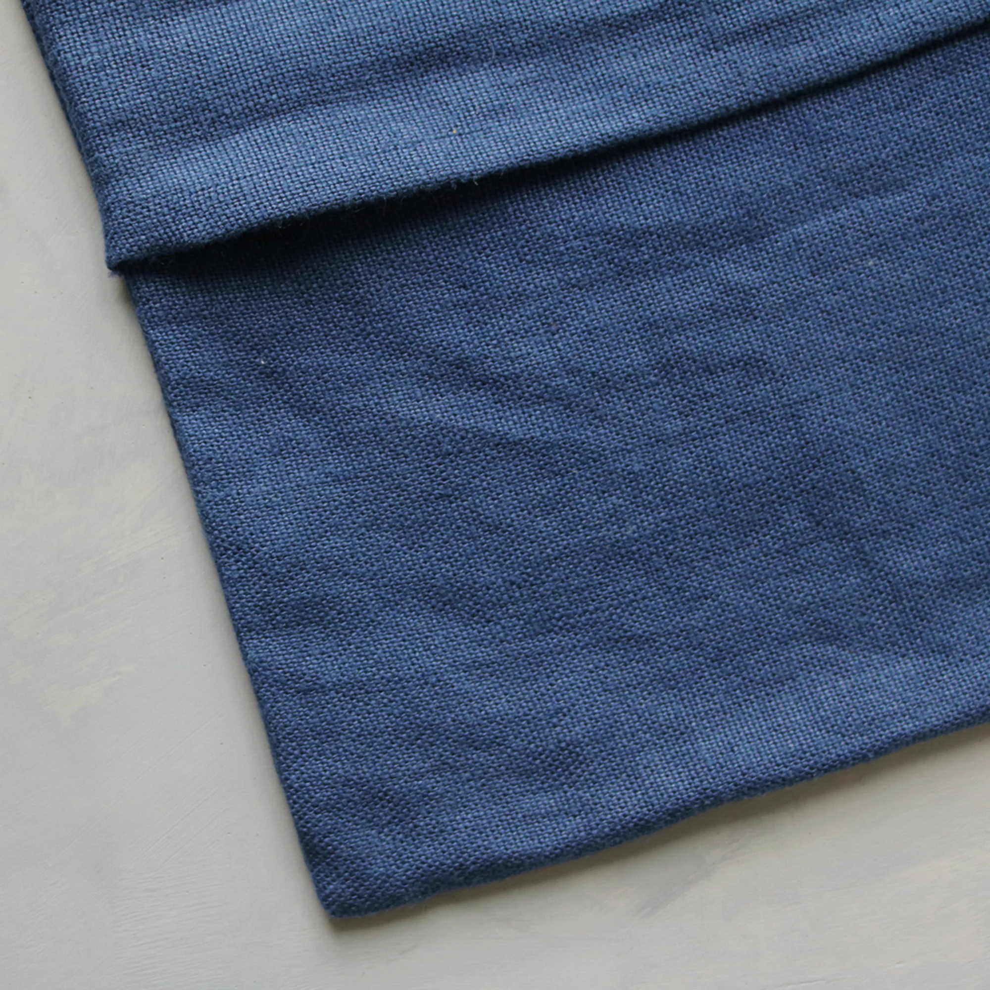 LusitanoStudio_AlentejoPillows_Sapphire_Texture_Back.jpg