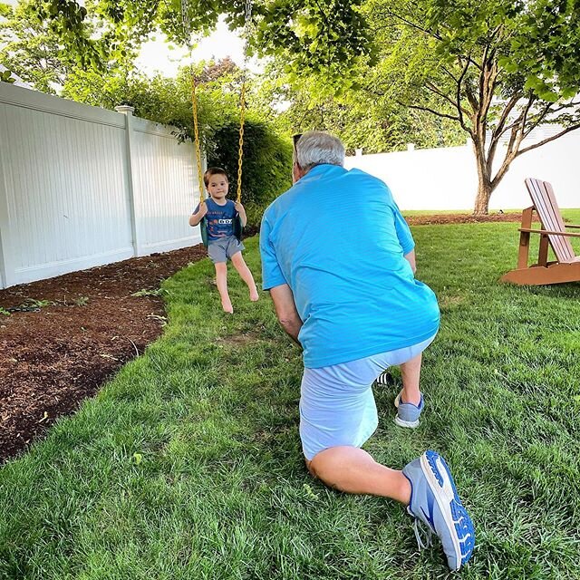 His best angle. (Look at those calves😯). HFD Pops.